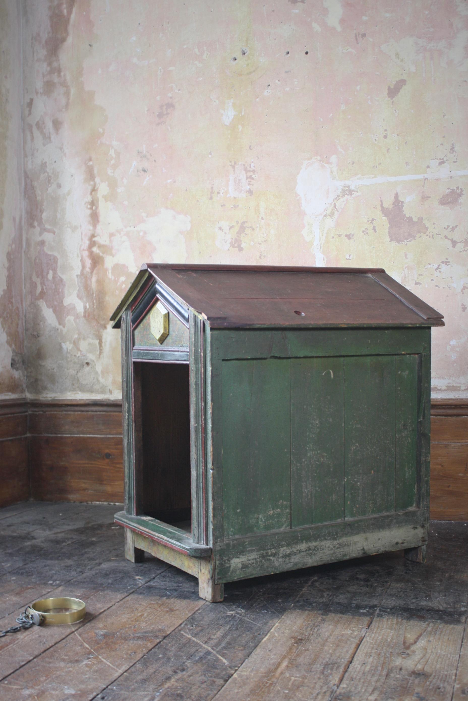English Late 19th Century Original Painted Green Faux Marble Dog Canine Kennel For Sale