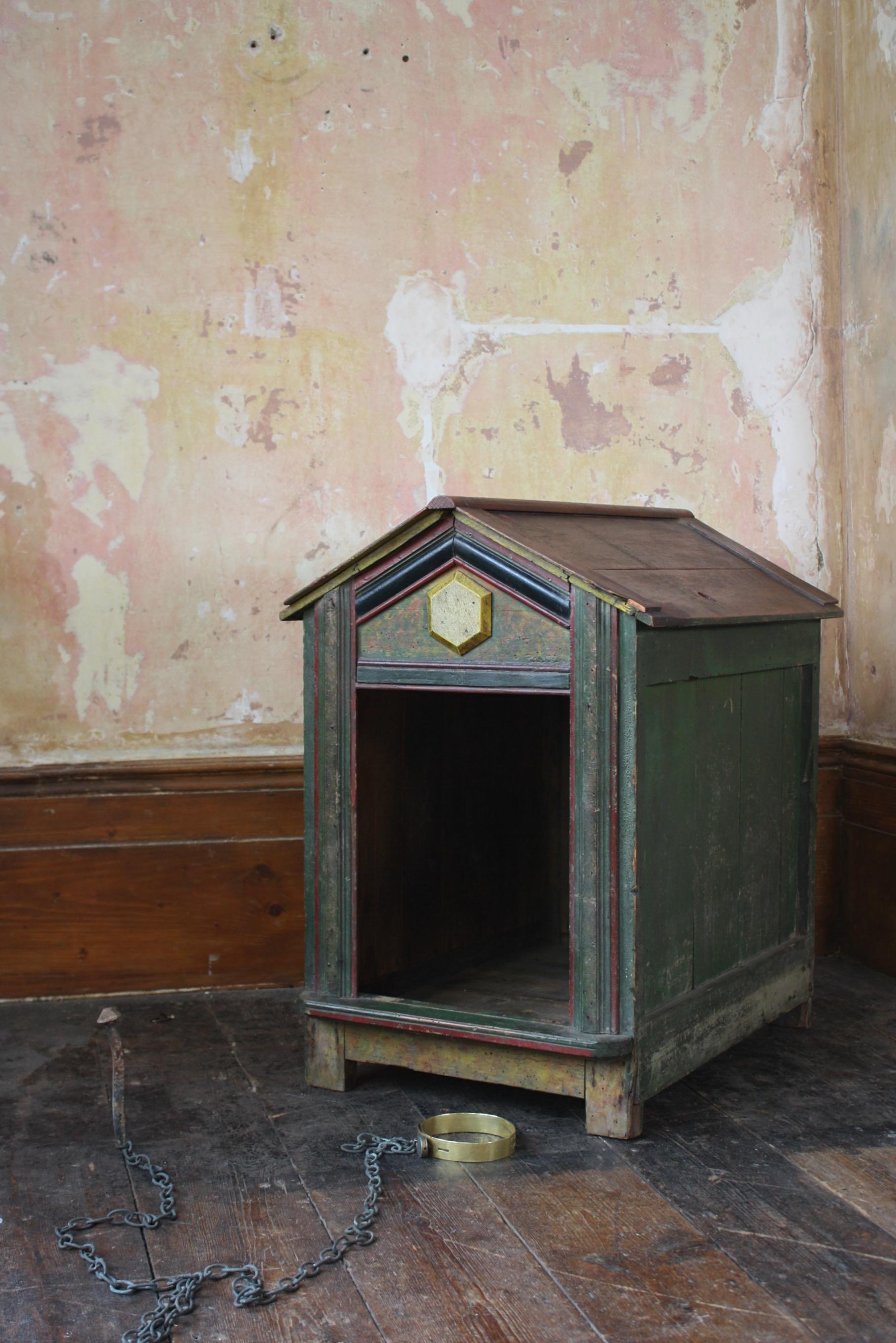 Late 19th Century Original Painted Green Faux Marble Dog Canine Kennel In Good Condition For Sale In Lowestoft, GB