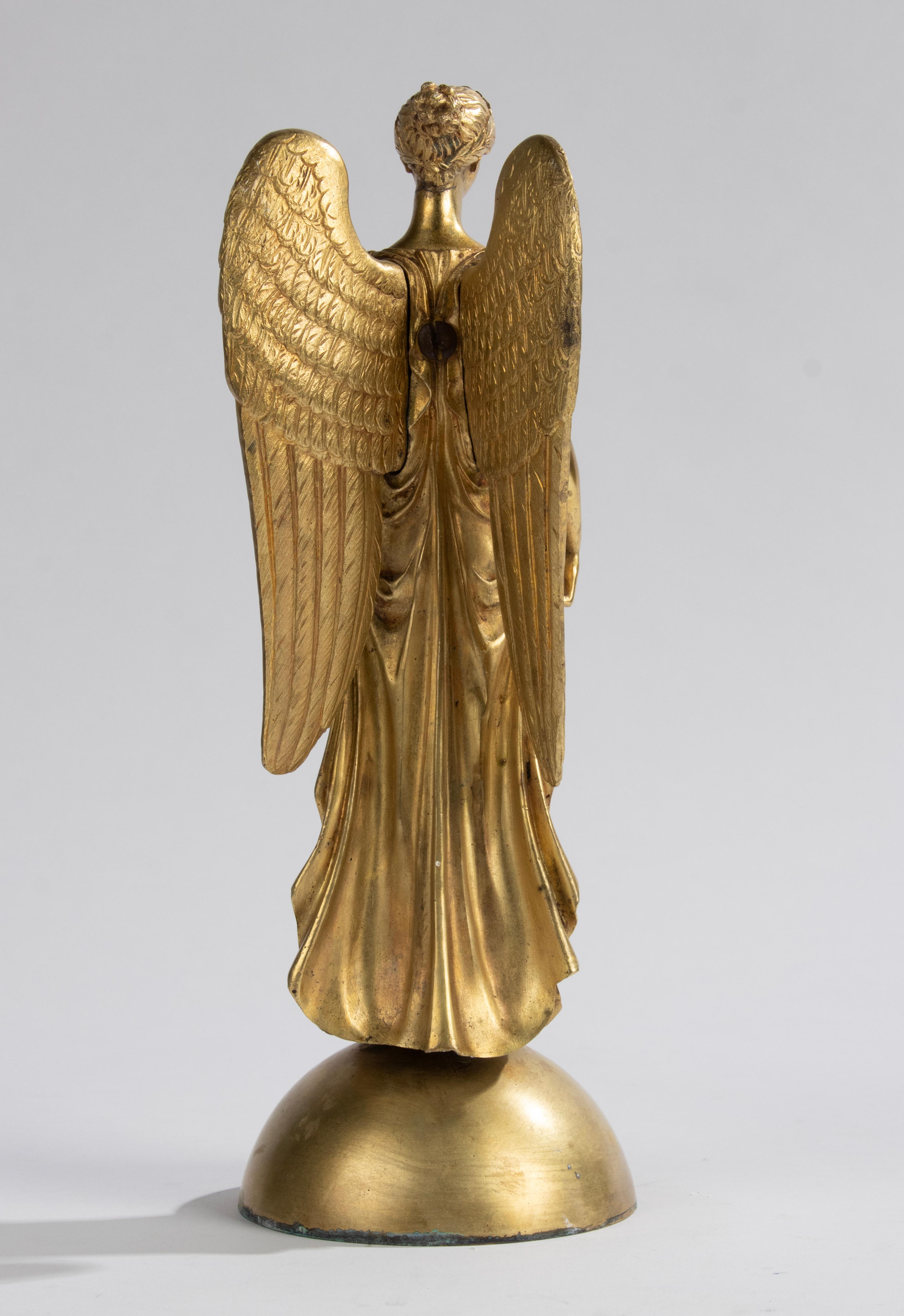 Fin du 19ème siècle Sculpture en bronze doré Ange en vente 3