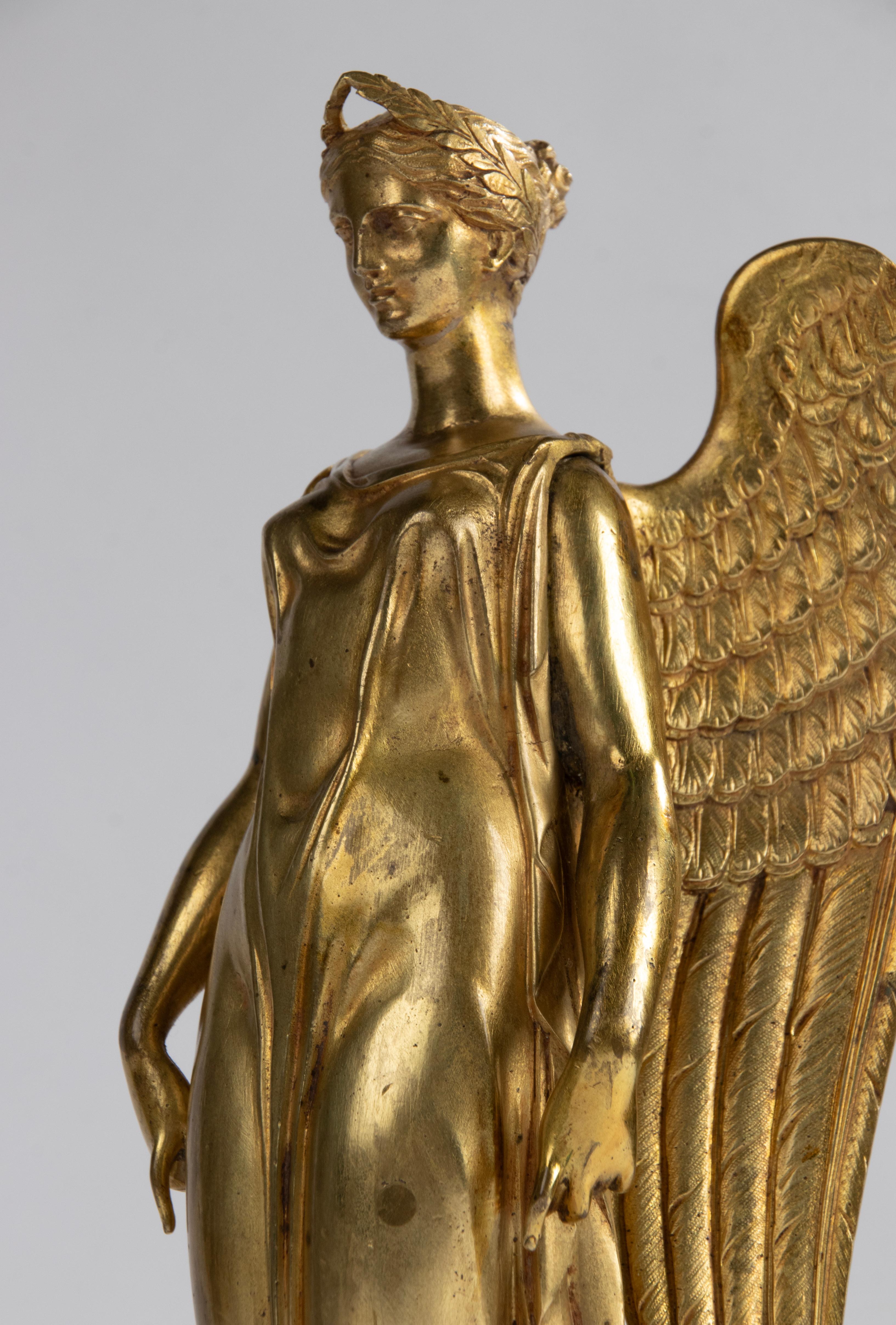 Fin du 19ème siècle Sculpture en bronze doré Ange en vente 7
