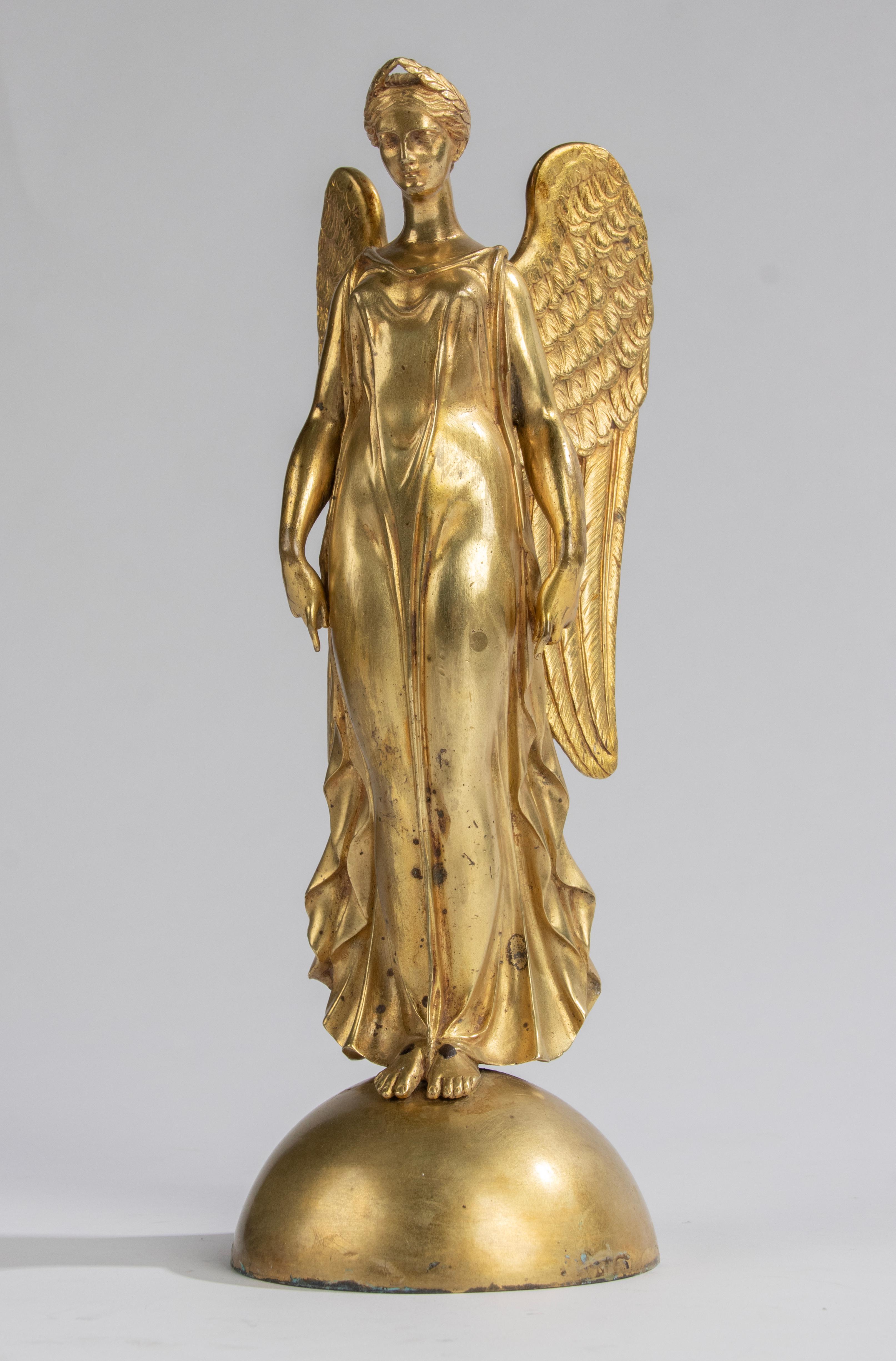 Fin du 19ème siècle Sculpture en bronze doré Ange en vente 9