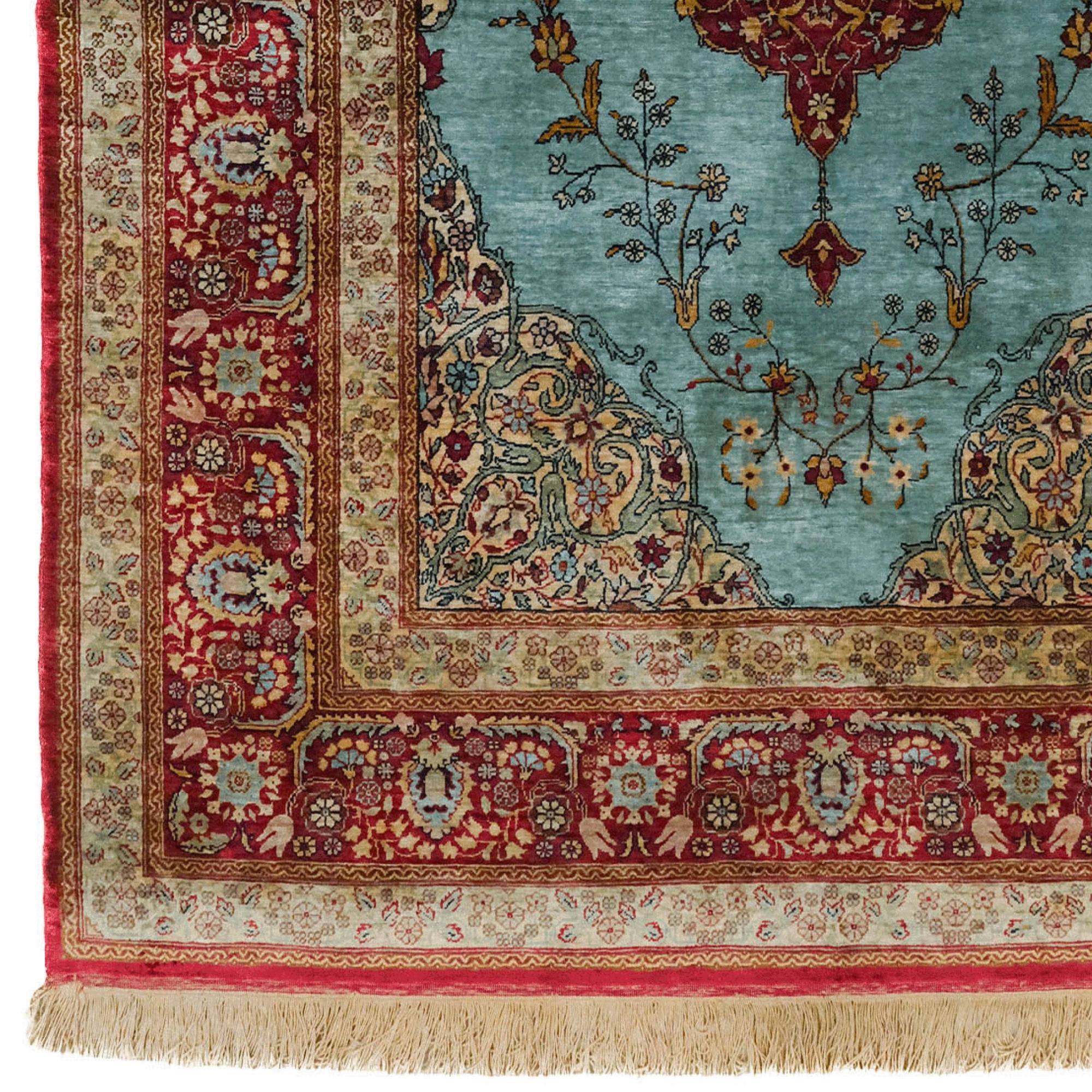 Tapis Feshane signé de la période ottomane de la fin du 19e siècle

Des tapis de grande qualité ont été produits pour la cour ottomane à Hereke et à Feshâne dans la seconde moitié du XIXe siècle. À Defterdar, près d'Eyüp à Istanbul, un bâtiment