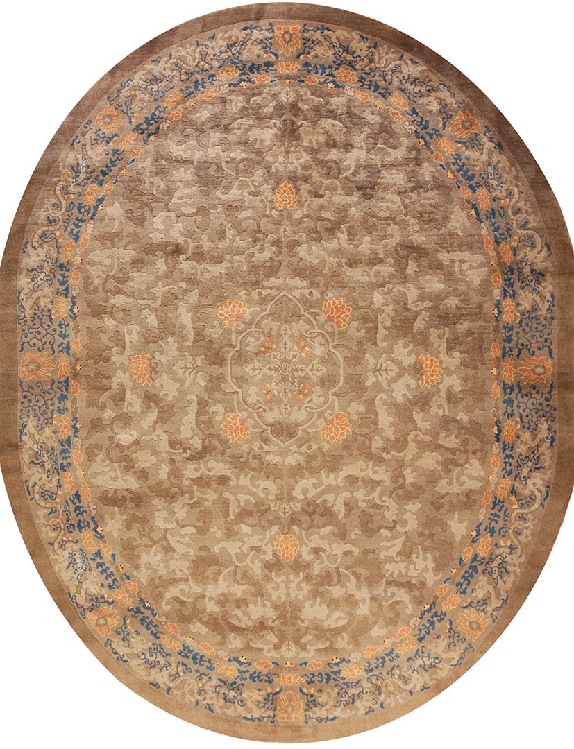 Late 19th Century Oval Chinese Perking Dragon Carpet ( 9' x 11' 8" - 275 x 355 ) For Sale