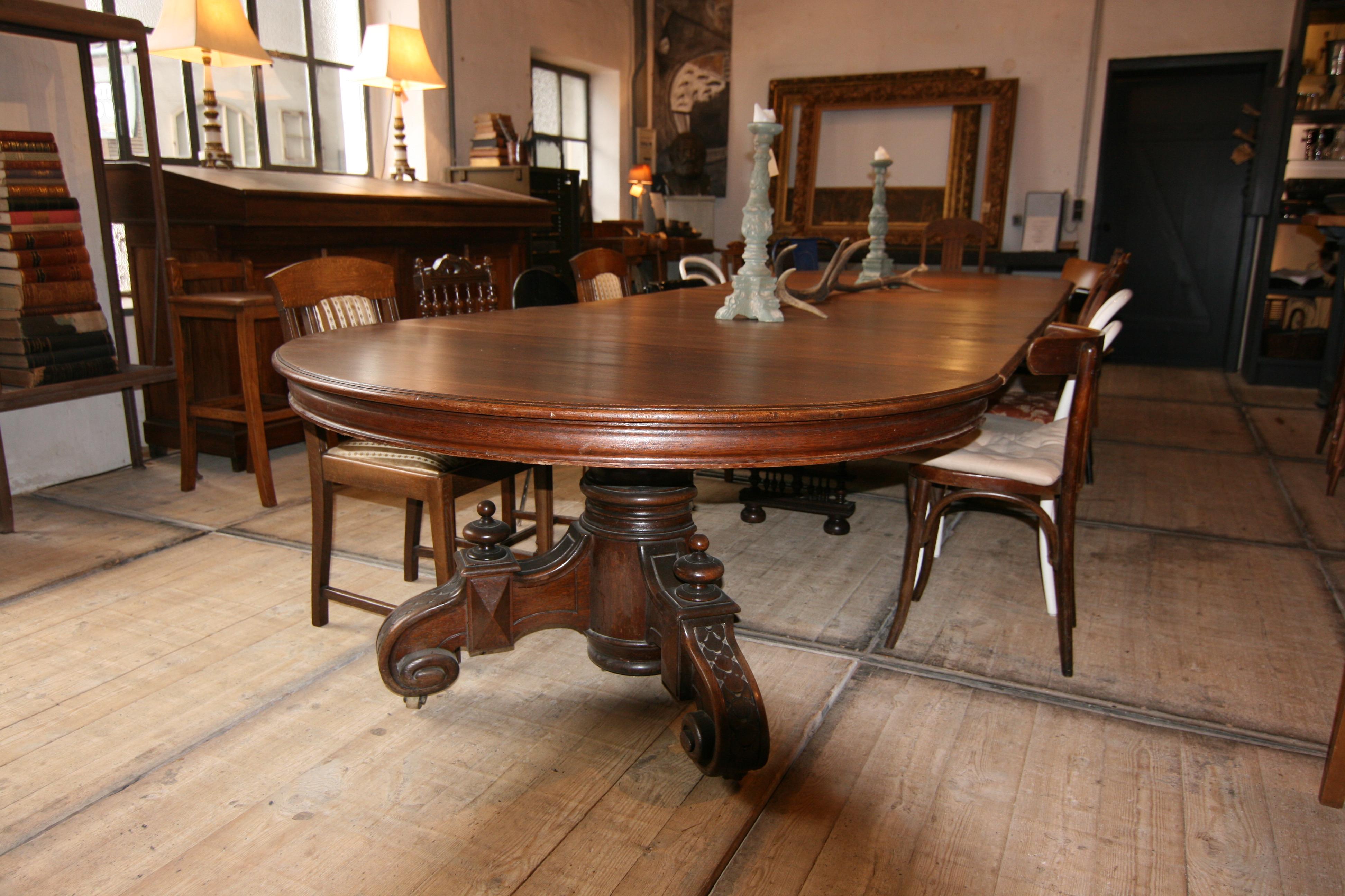 Late 19th Century Oval Extending Dining or Conference Table Made of Oak 6