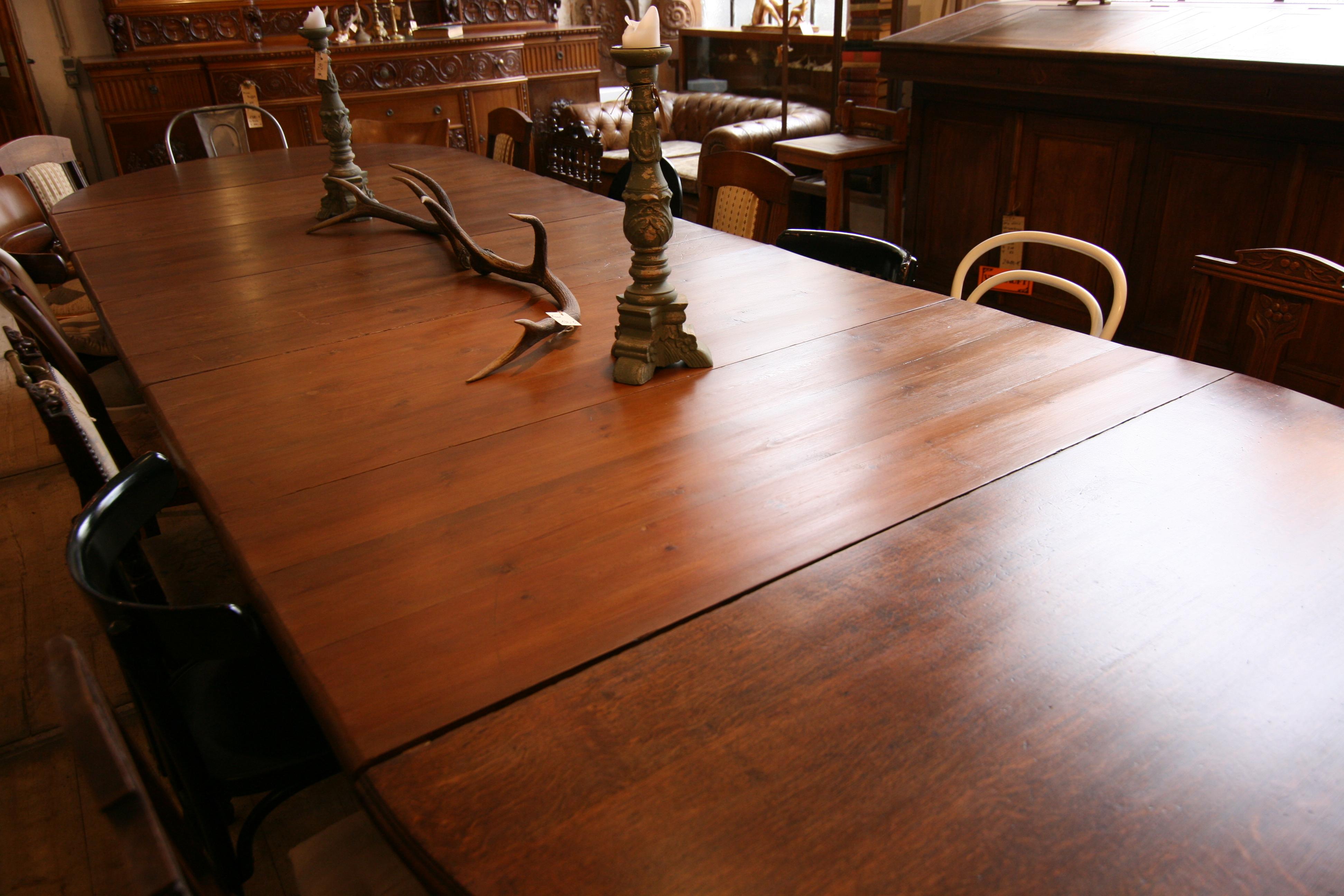 Late 19th Century Oval Extending Dining or Conference Table Made of Oak 7