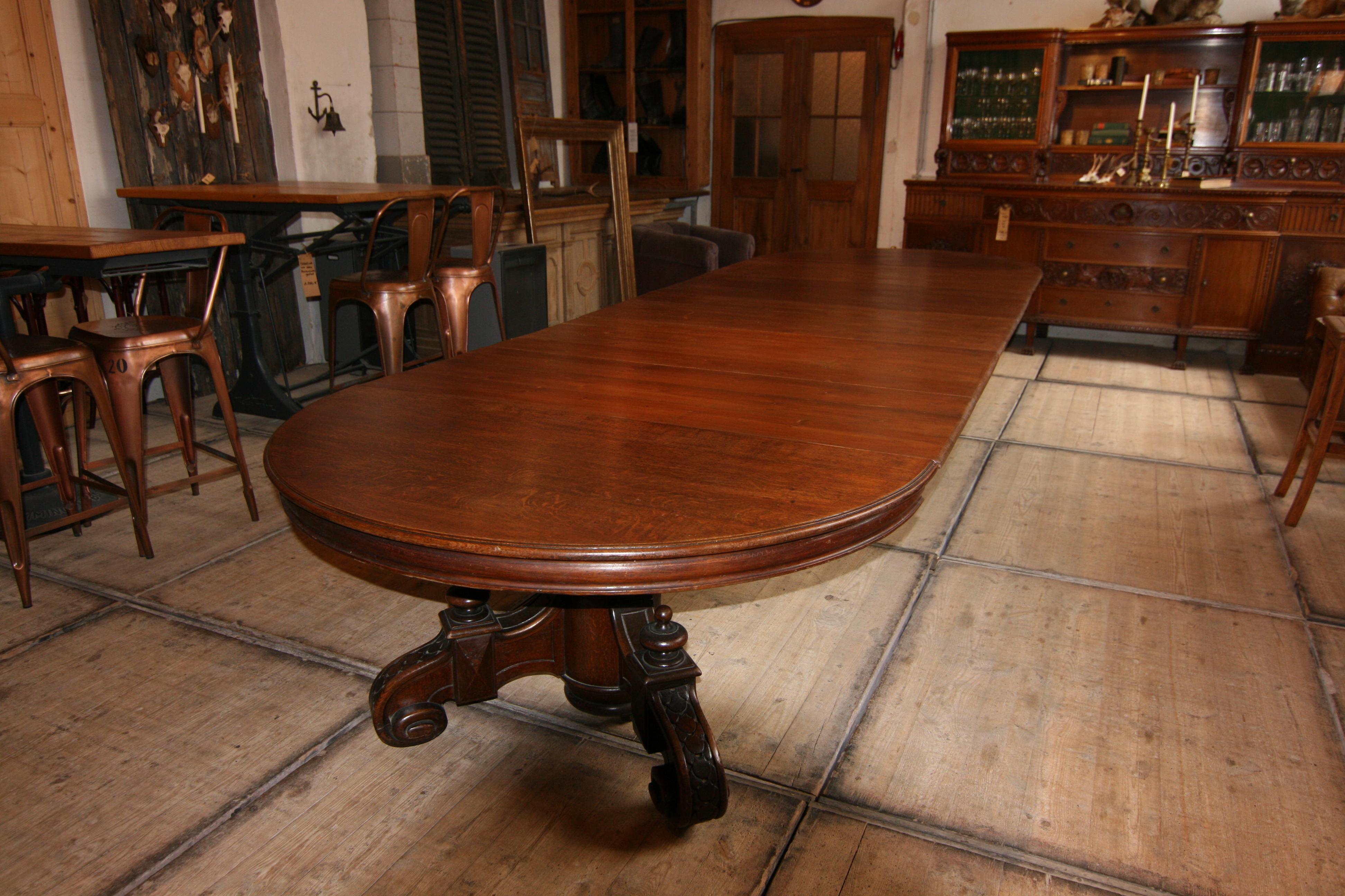 Late 19th Century Oval Extending Dining or Conference Table Made of Oak 1