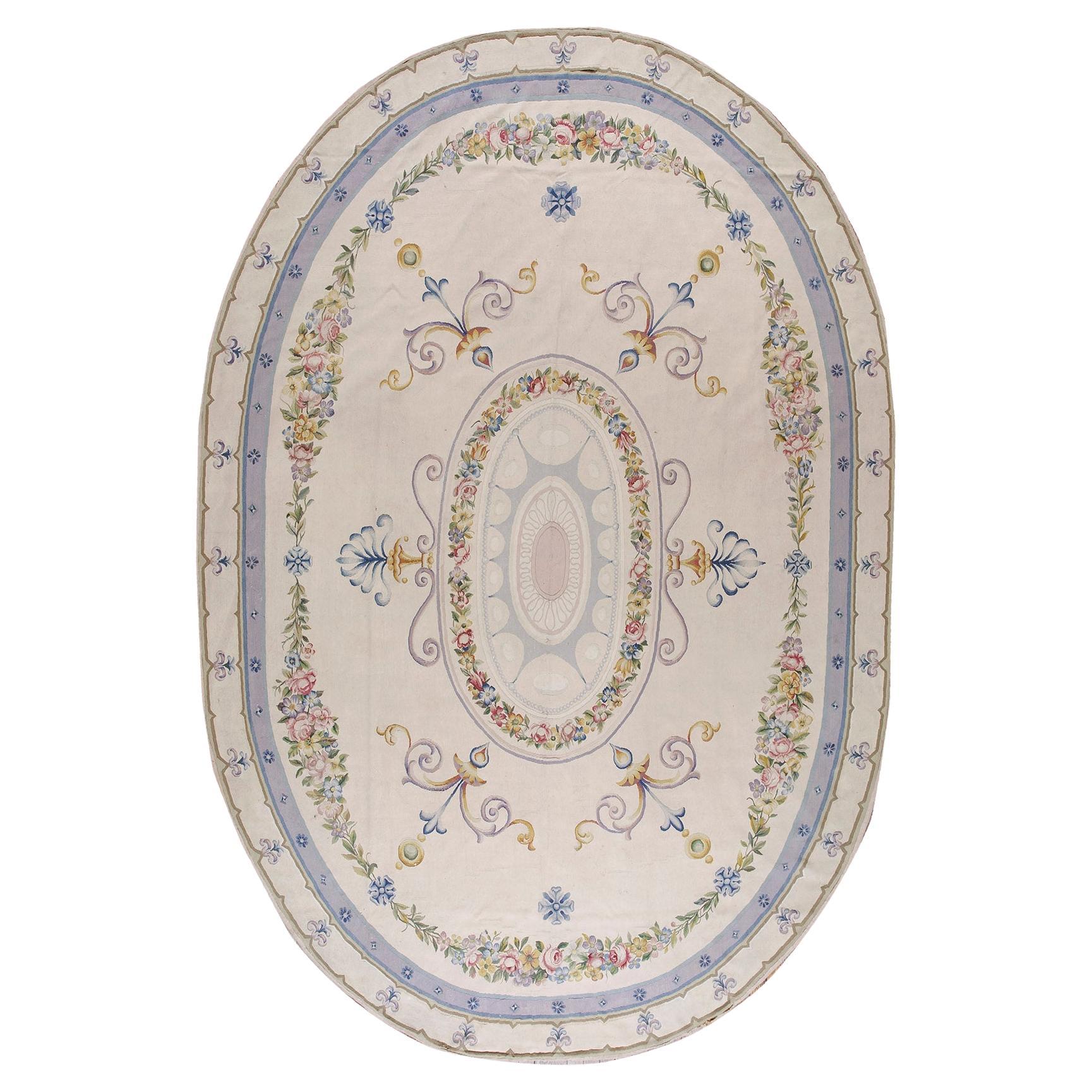 Ovaler französischer neoklassizistischer Aubusson-Teppich des späten 19. Jahrhunderts (8'8"x11' - 265x335)