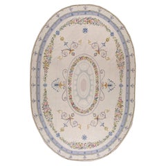 Ovaler französischer neoklassizistischer Aubusson-Teppich des späten 19. Jahrhunderts (8'8"x11' - 265x335)