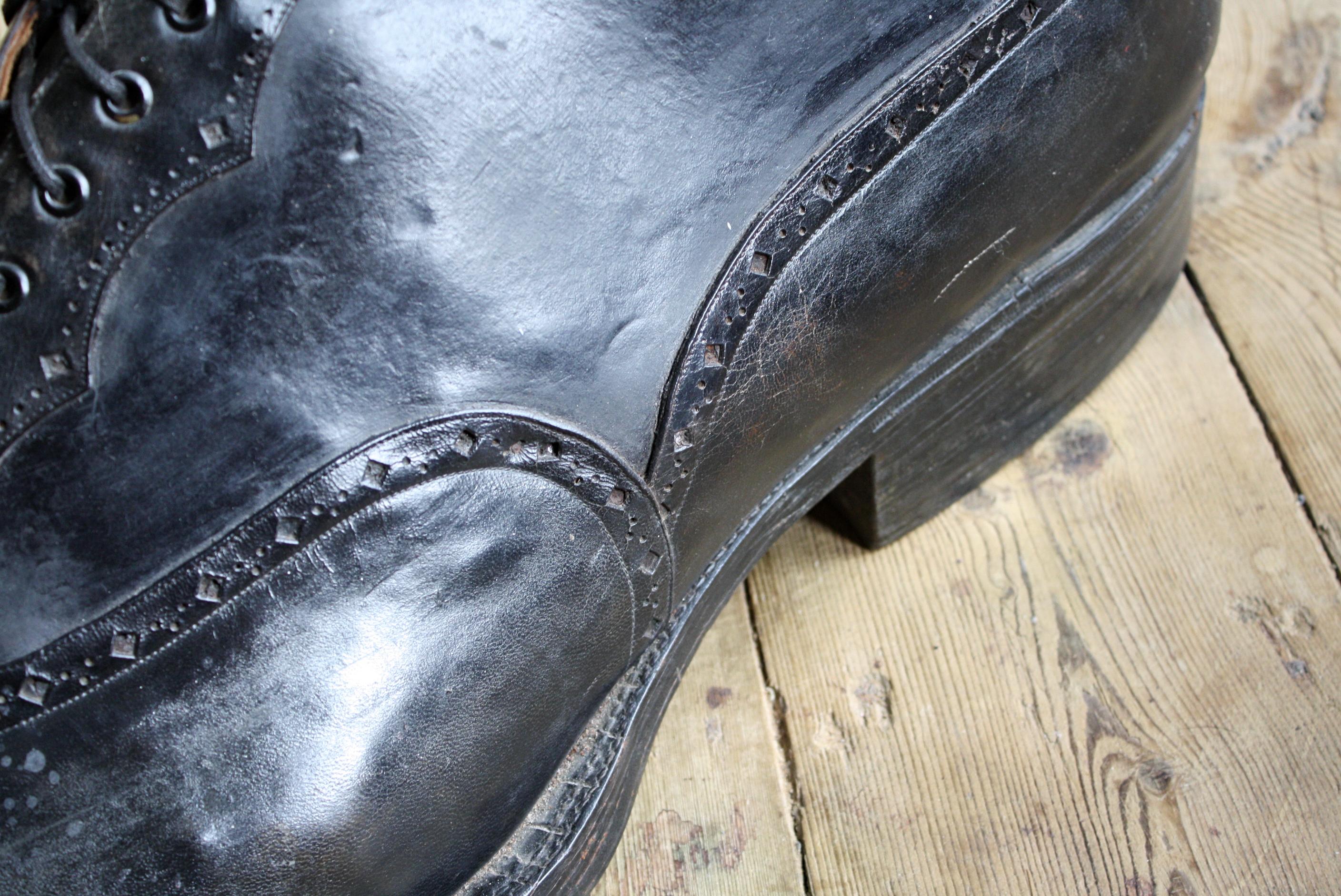 Late 19th Century Oversized Huge Folk Art Full Leather Trade Show Balmoral Boot 8