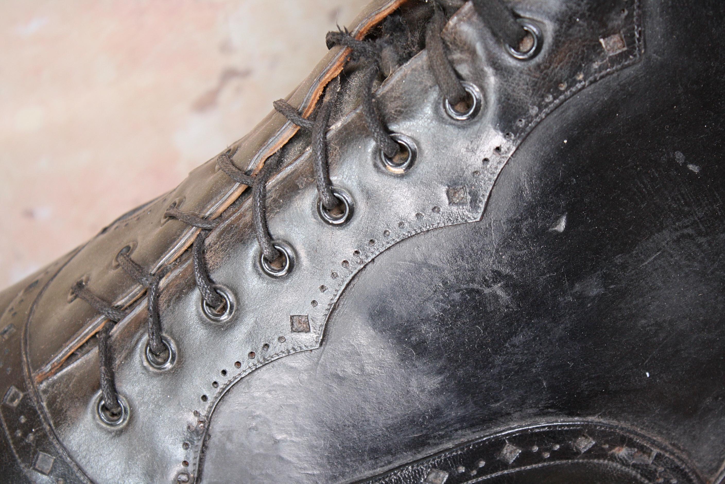 37 aa shoes