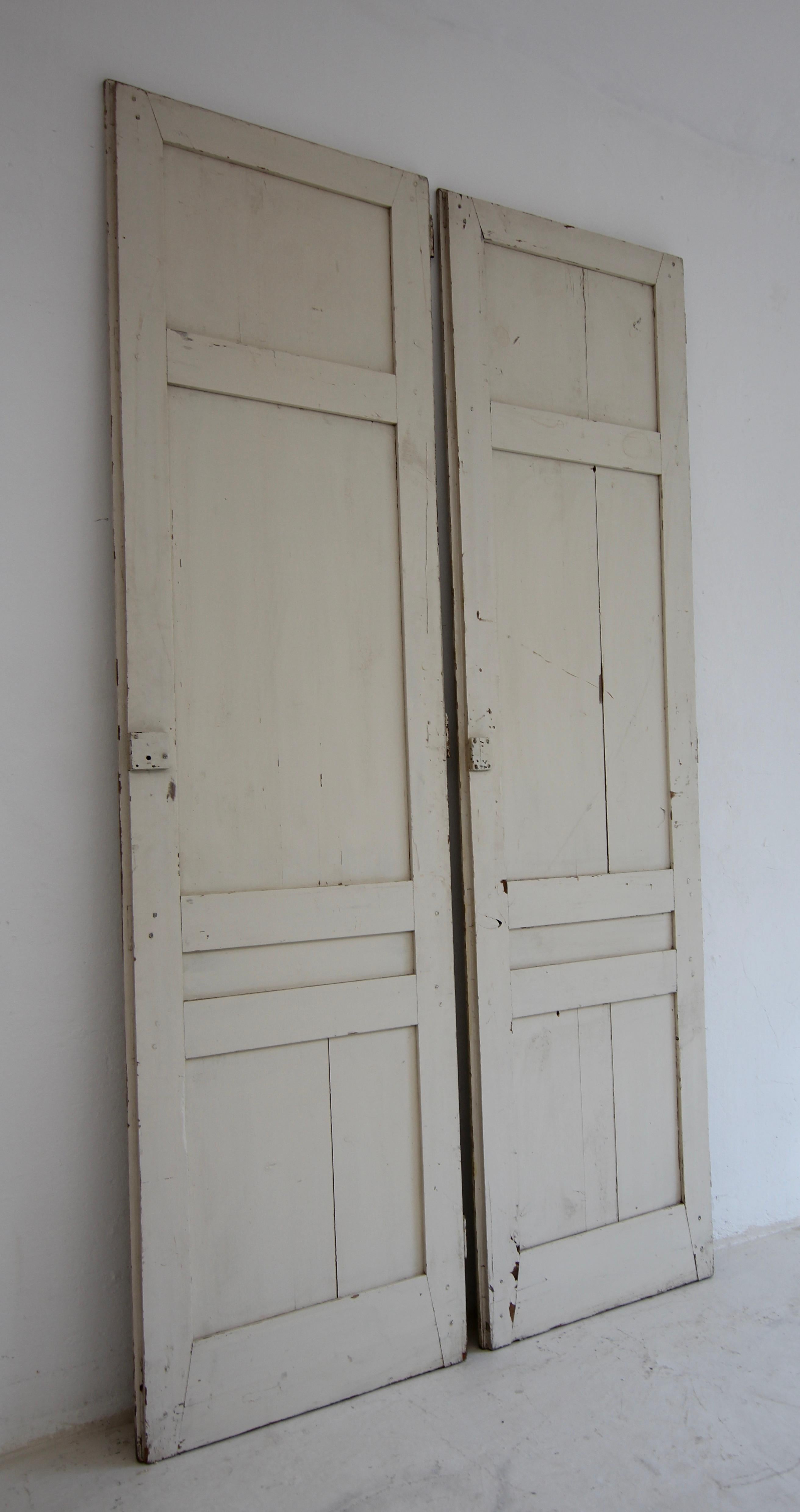 Late 19th Century Painted Built-In Cabinet Doors, Set of 2 For Sale 9