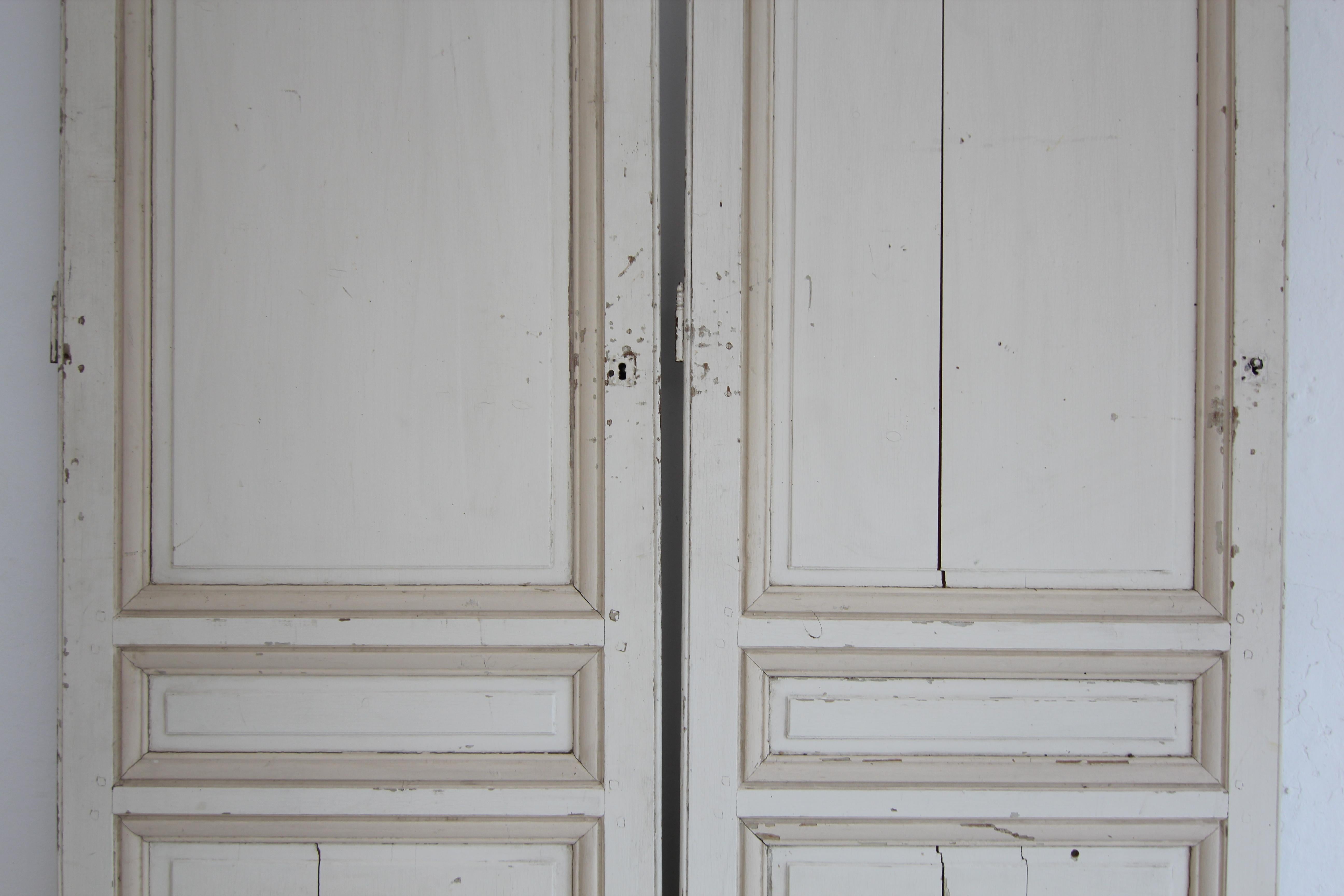 Late 19th Century Painted Built-In Cabinet Doors, Set of 2 For Sale 1