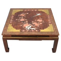 Table à thé asiatique peinte et laquée de la fin du 19e siècle