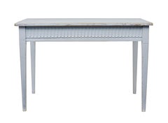 Tavolo svedese in pino dipinto della fine del XIX secolo