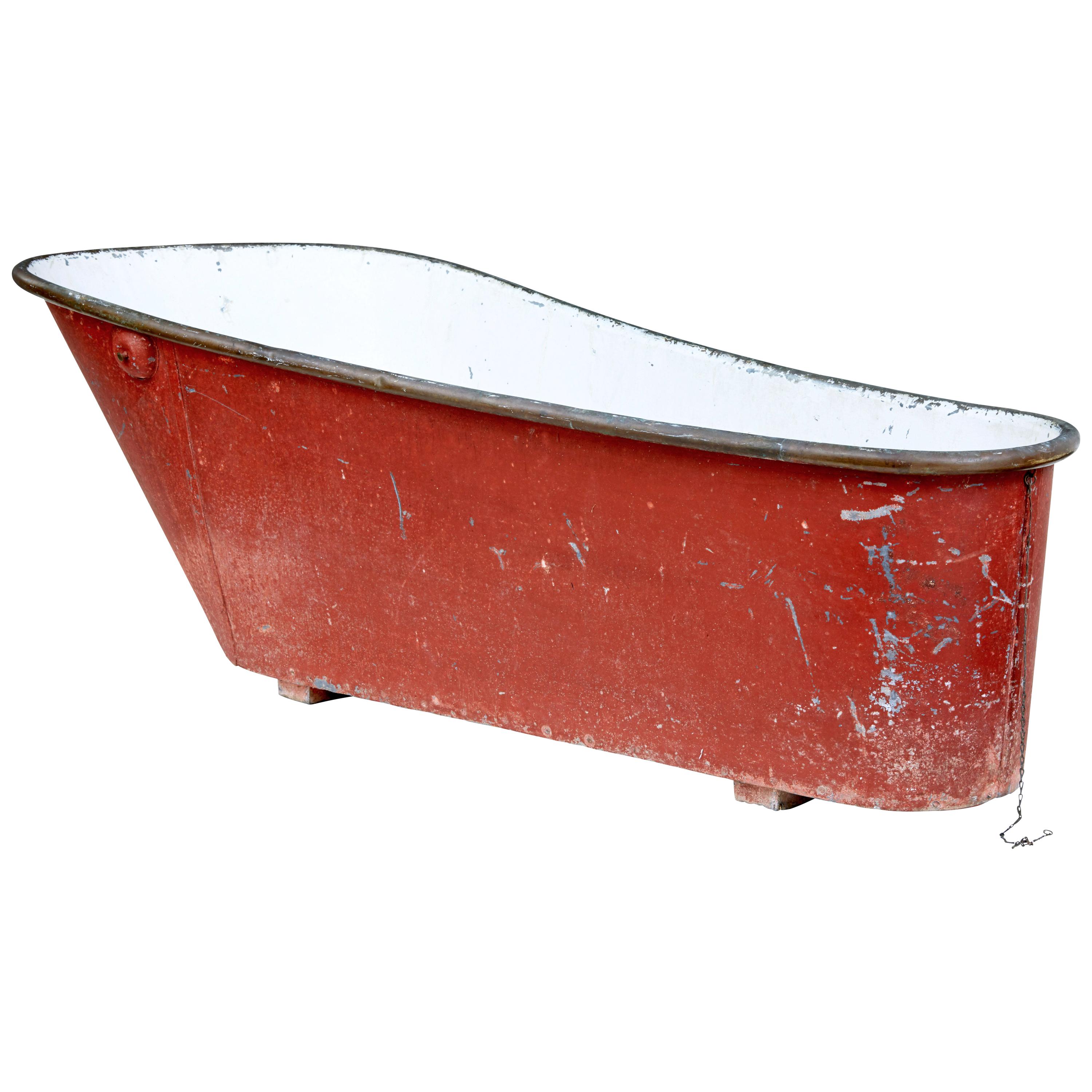 Late 19th Century Painted Red Copper and Tin Bath Tub