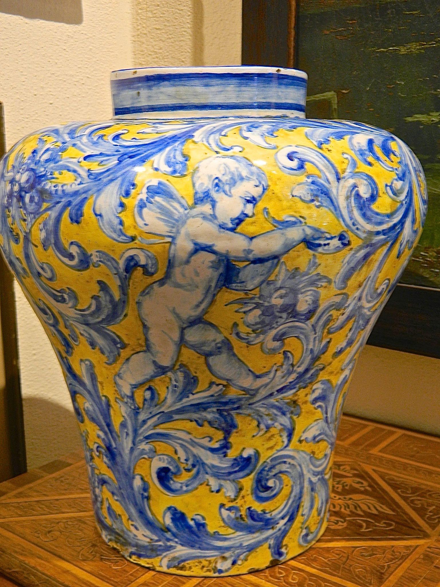 Late 19th Century Painted Talavera Majolica Jar from Spain 11