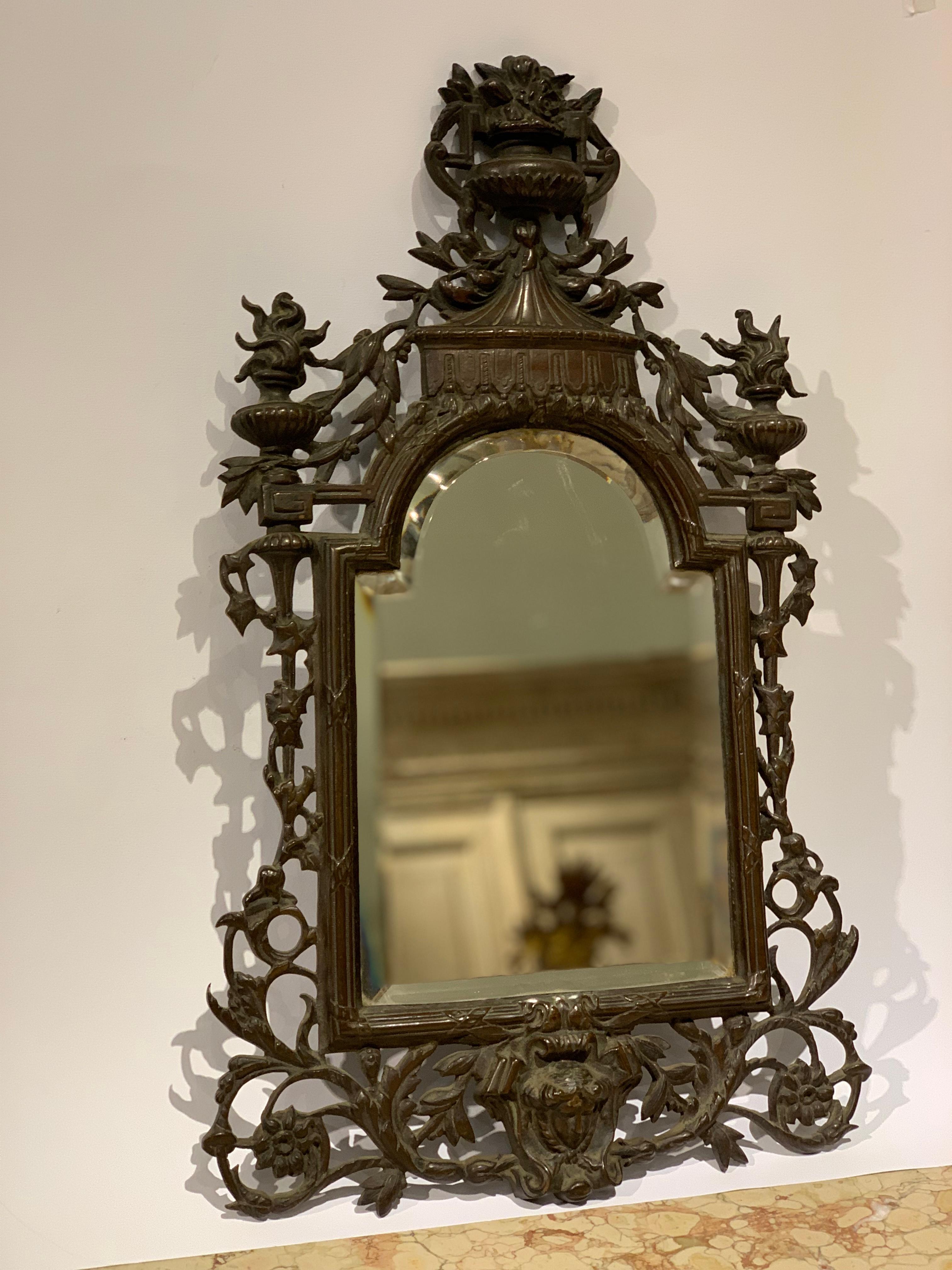 Fin du 19e siècle, Paire de miroirs en bronze Excellent état - En vente à Firenze, FI