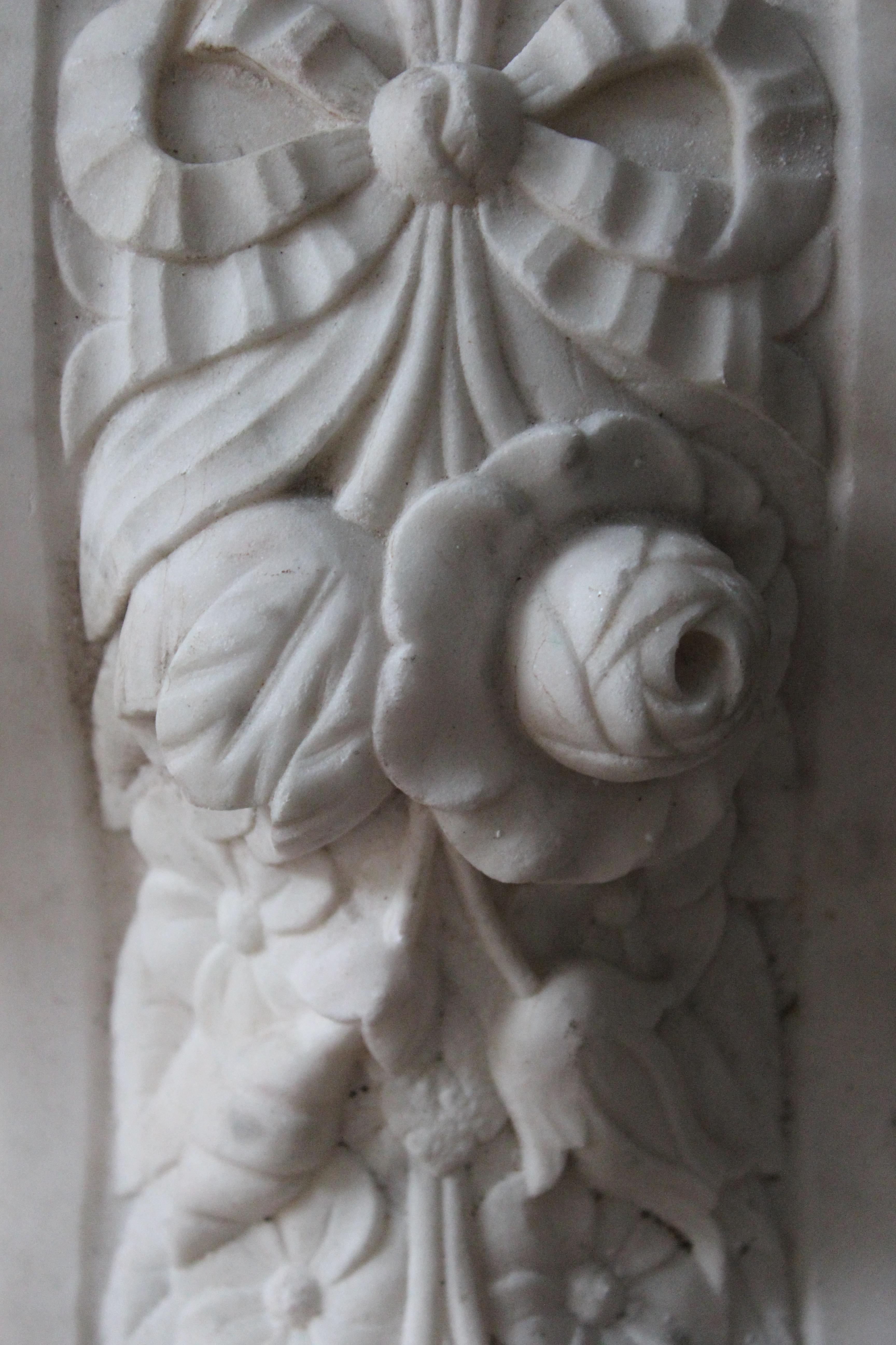 English Late 19th Century Pair of Carved Marble Architectural Elements Corbels   For Sale