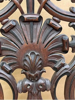 Paire de fauteuils de salon victoriens sculptés de la fin du XIXe siècle, dans le style de Meeks