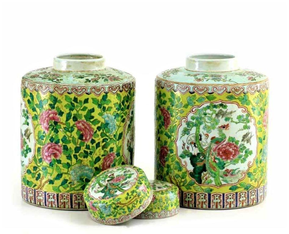 Hand-Painted Late 19th Century Pair of Chinese Hand Painted Porcelain Ginger Jars with Lid