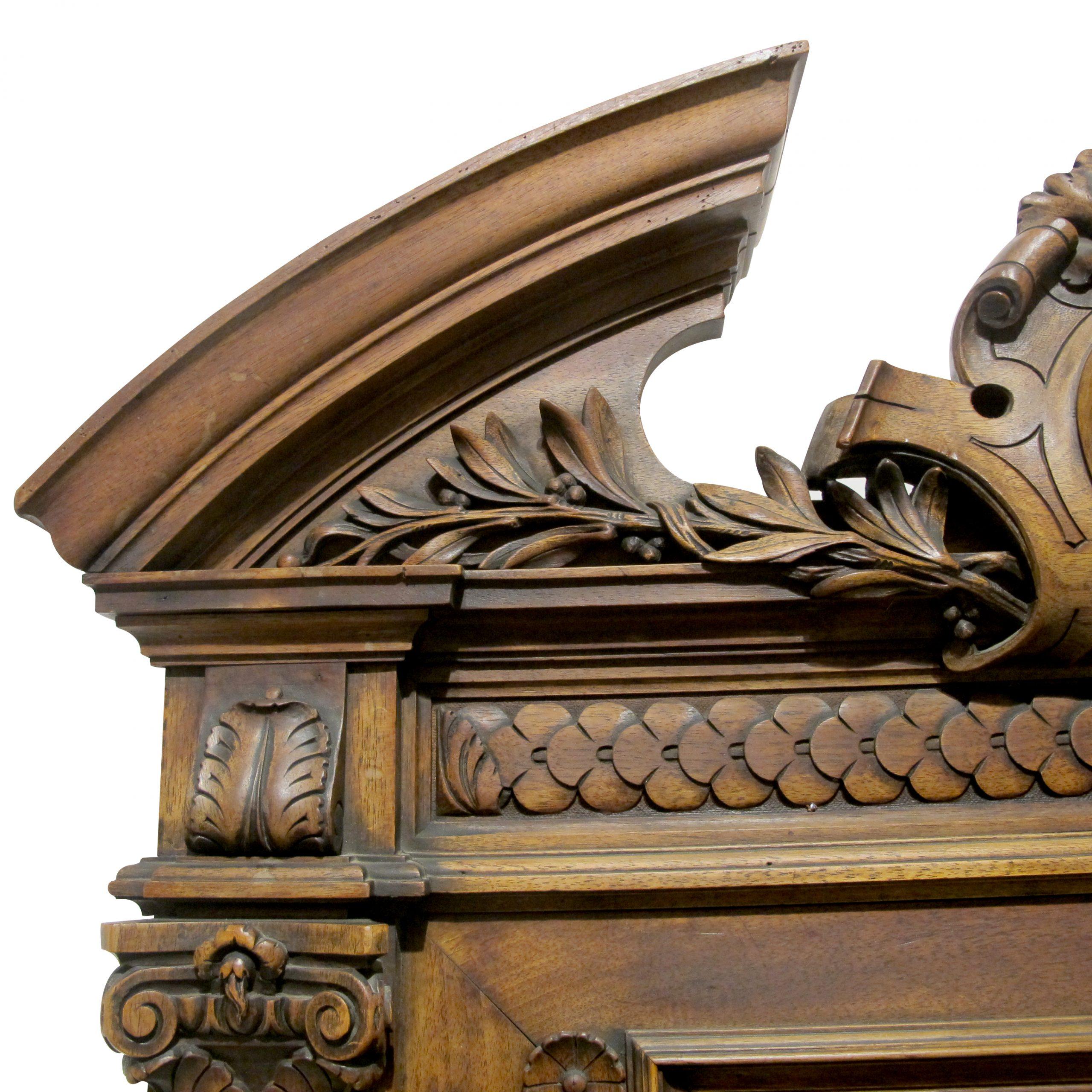 Late 19th Century Pair of French Pharmacy Door Pediments For Sale 1