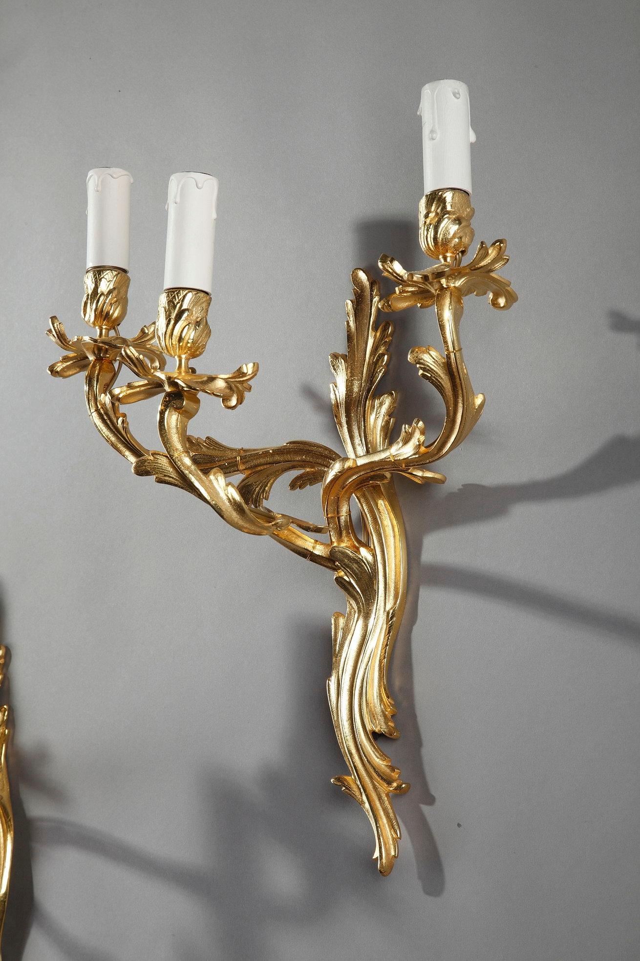 Late 19th Century Pair of French Wall Sconces in Louis XV Style In Good Condition In Paris, FR