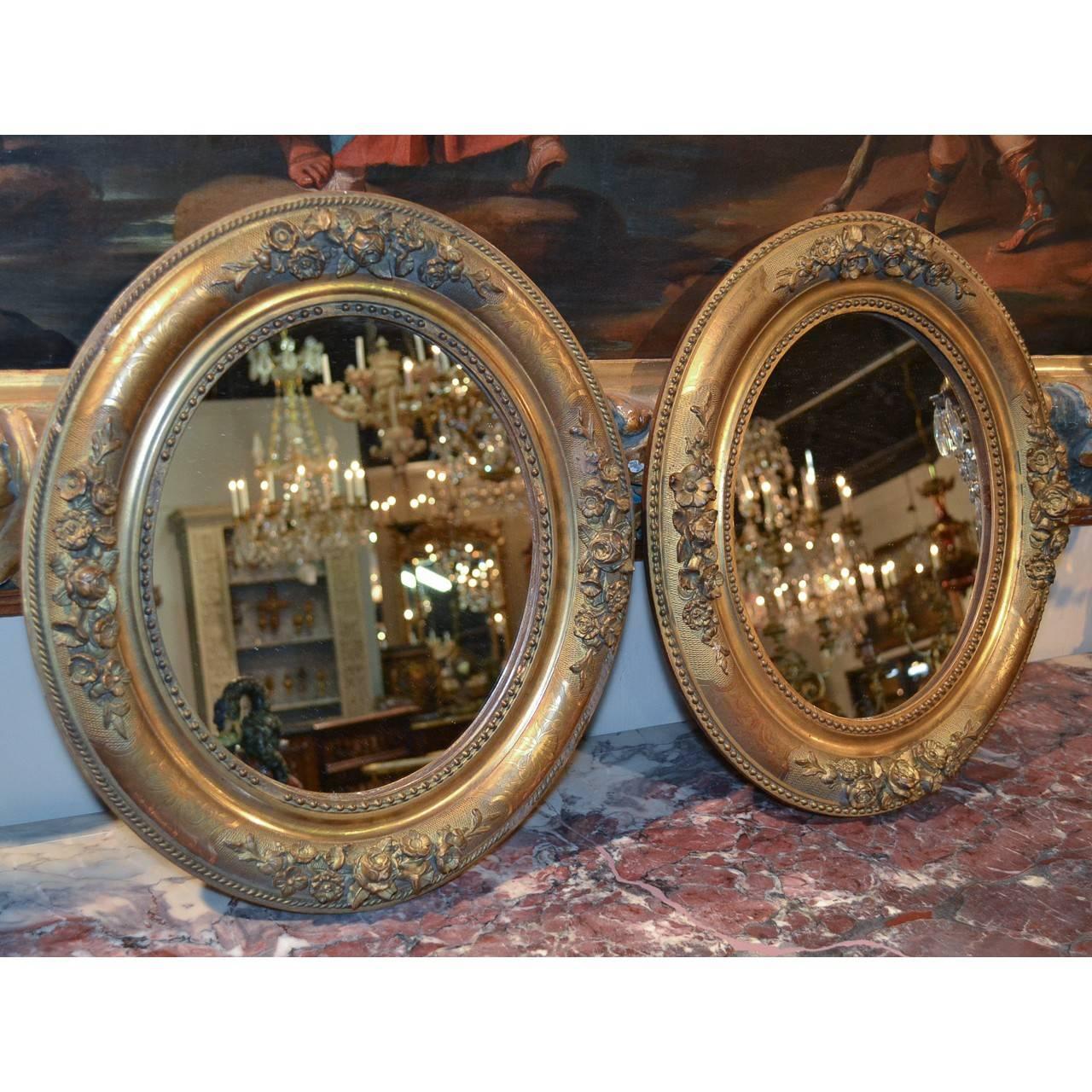 Hard to find a pair of antique French water gilded mirrors,
circa 1890.
Measures: 15 inches wide x 17.5 inches height.
 