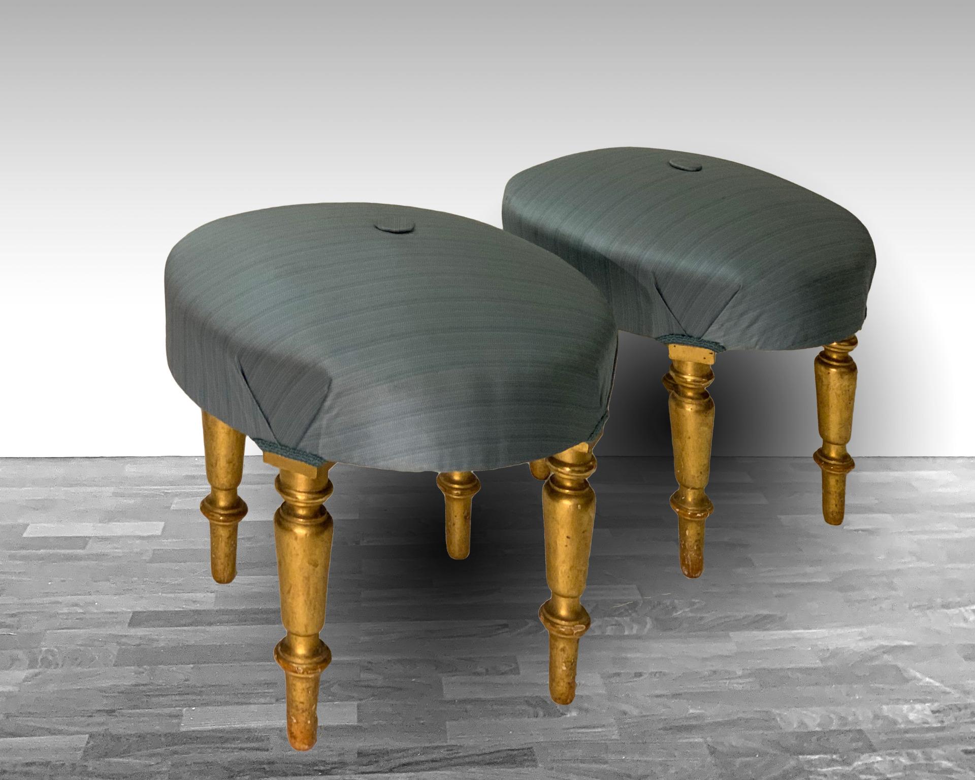 Beautiful pair of upholstered stools upholstered in blue-grey fabric, turned and gilded 