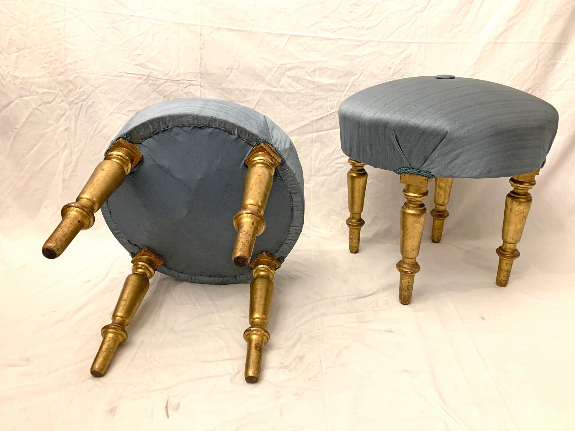 Late 19th Century Pair of Giltwood Poufs In Good Condition For Sale In Firenze, FI