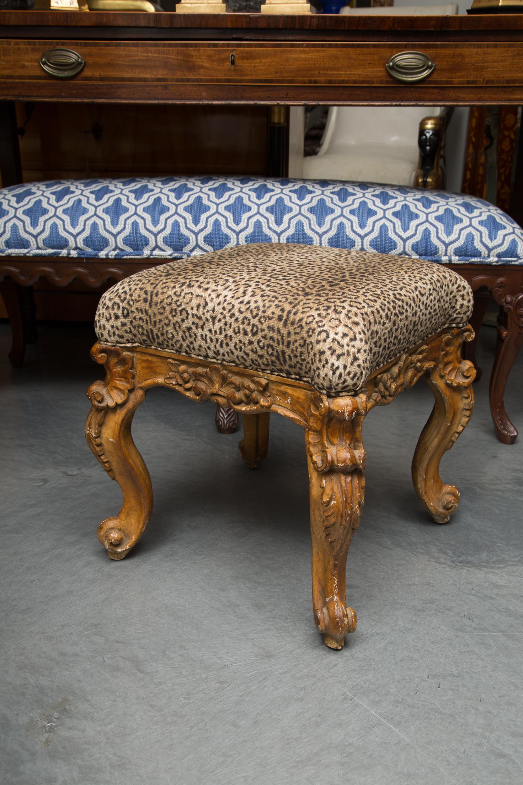 Late 19th Century Pair of Italian Carved Rococo Style Stools 2