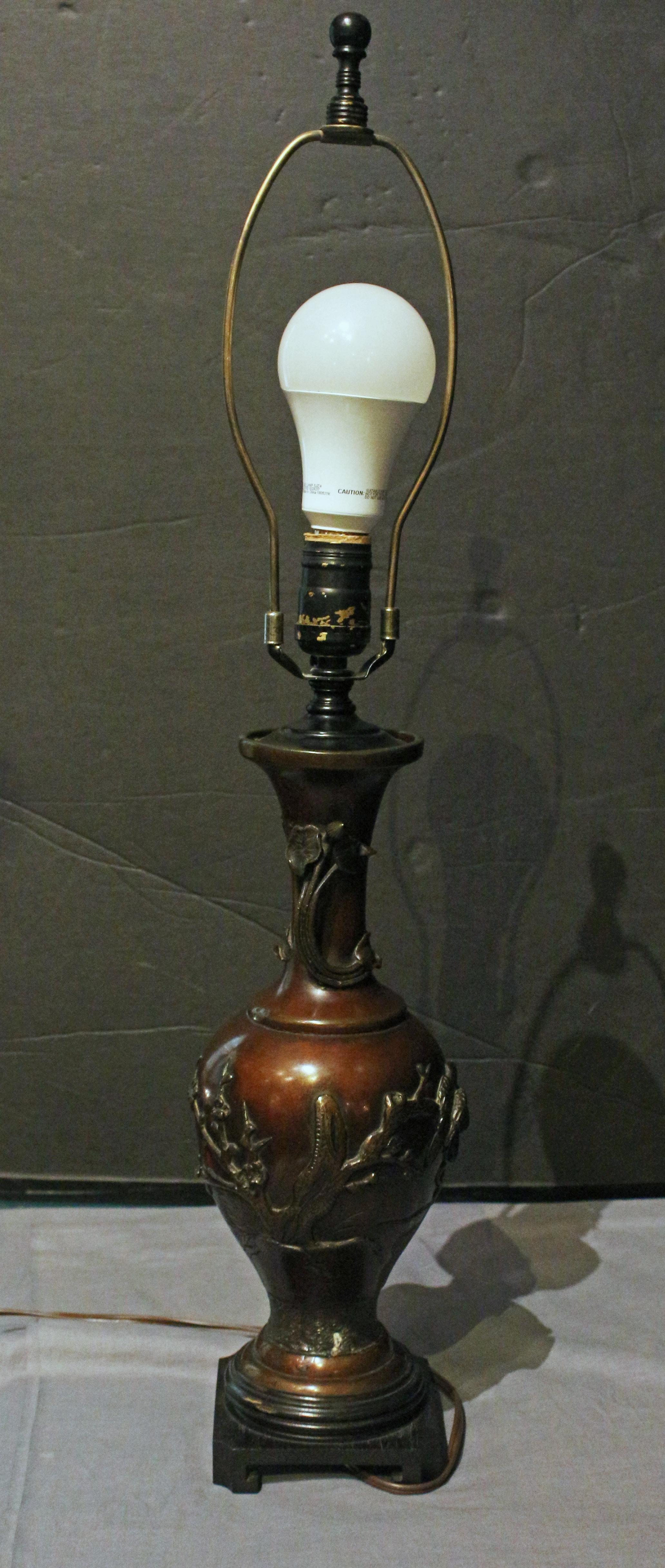 Late 19th Century Pair of Japanese Bronze Vases Mounted as Lamps Japonés en venta