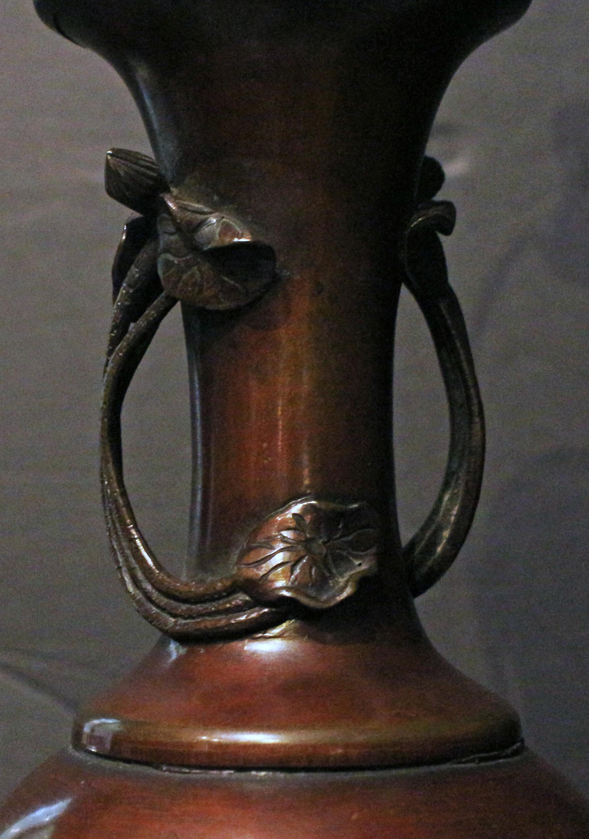 Late 19th Century Pair of Japanese Bronze Vases Mounted as Lamps Bronce en venta