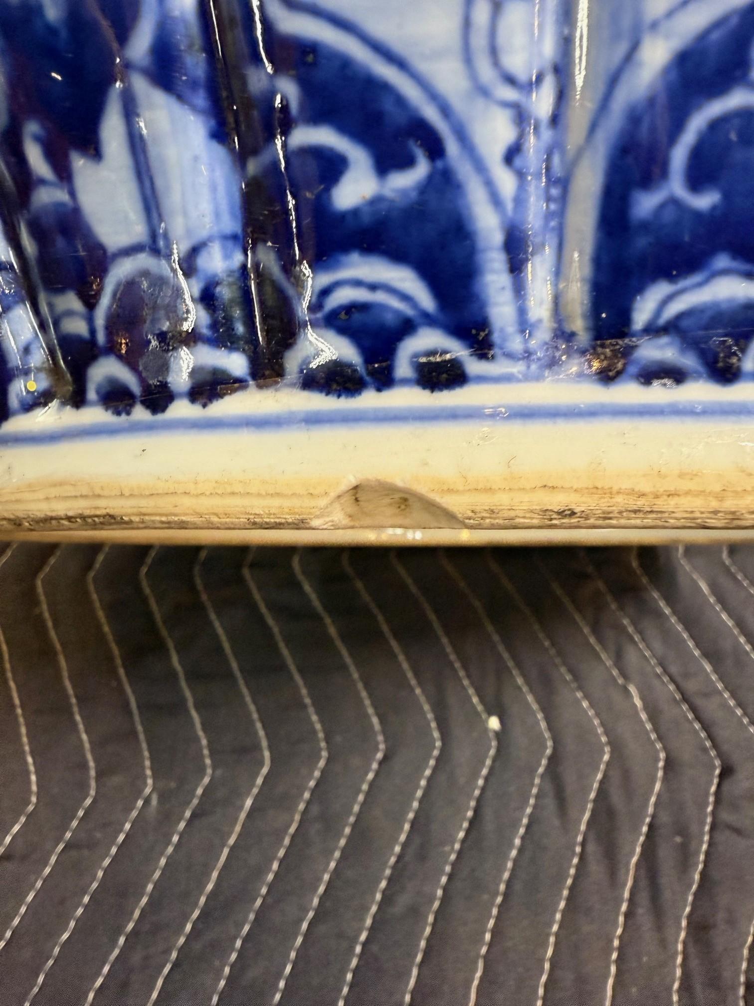 Late 19th Century Pair of Japanese Imari Porcelain Jardinières or Planters en vente 9