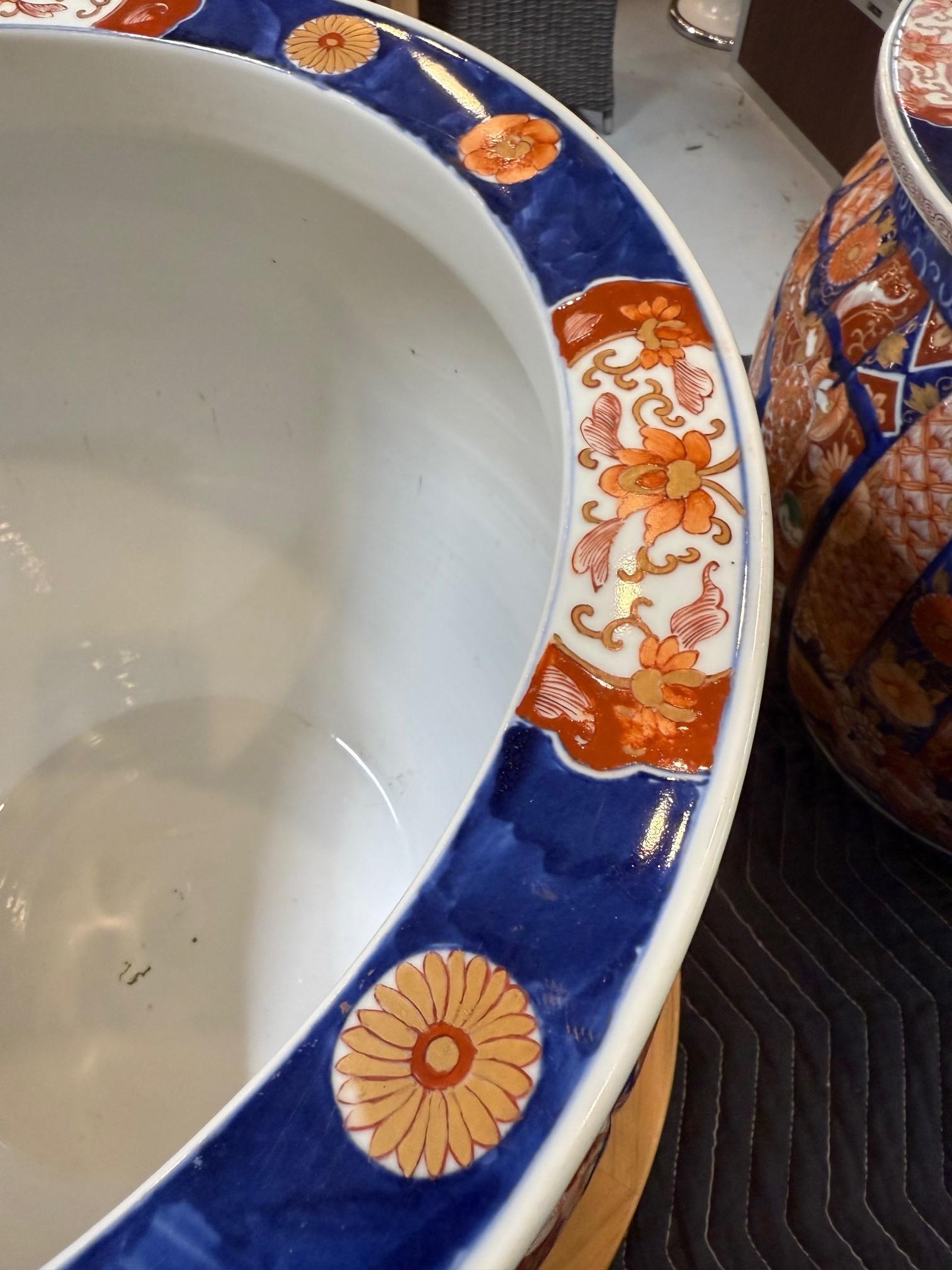 Late 19th Century Pair of Japanese Imari Porcelain Jardinières or Planters en vente 11