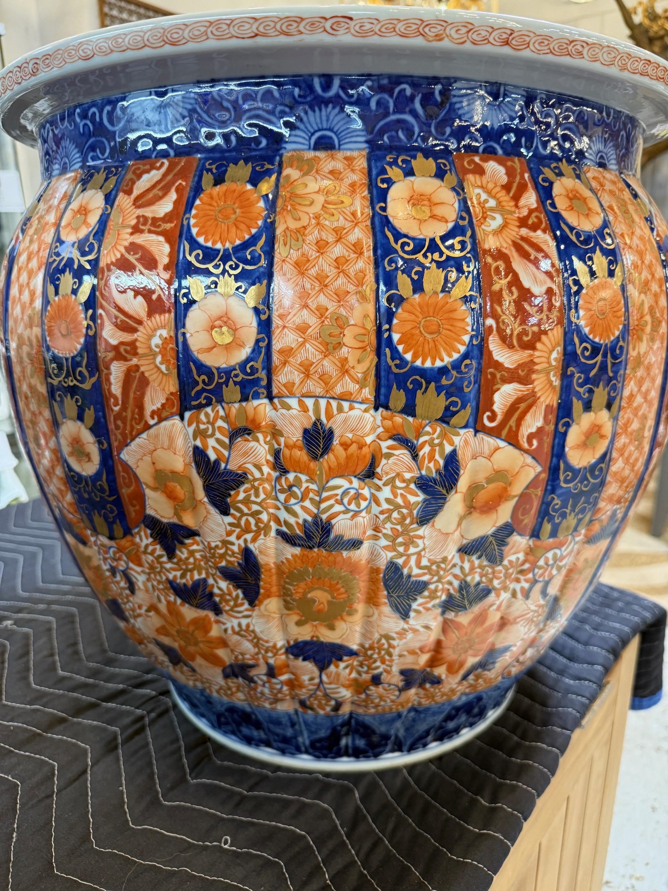 Late 19th Century Pair of Japanese Imari Porcelain Jardinières or Planters en vente 1