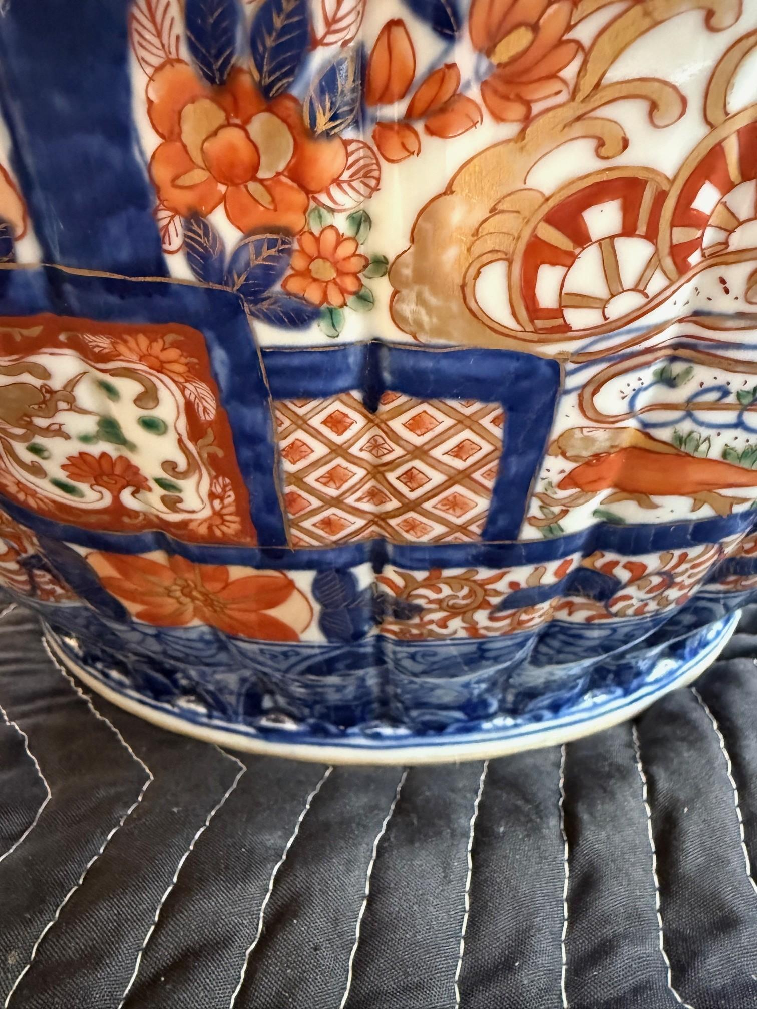 Late 19th Century Pair of Japanese Imari Porcelain Jardinières or Planters en vente 2