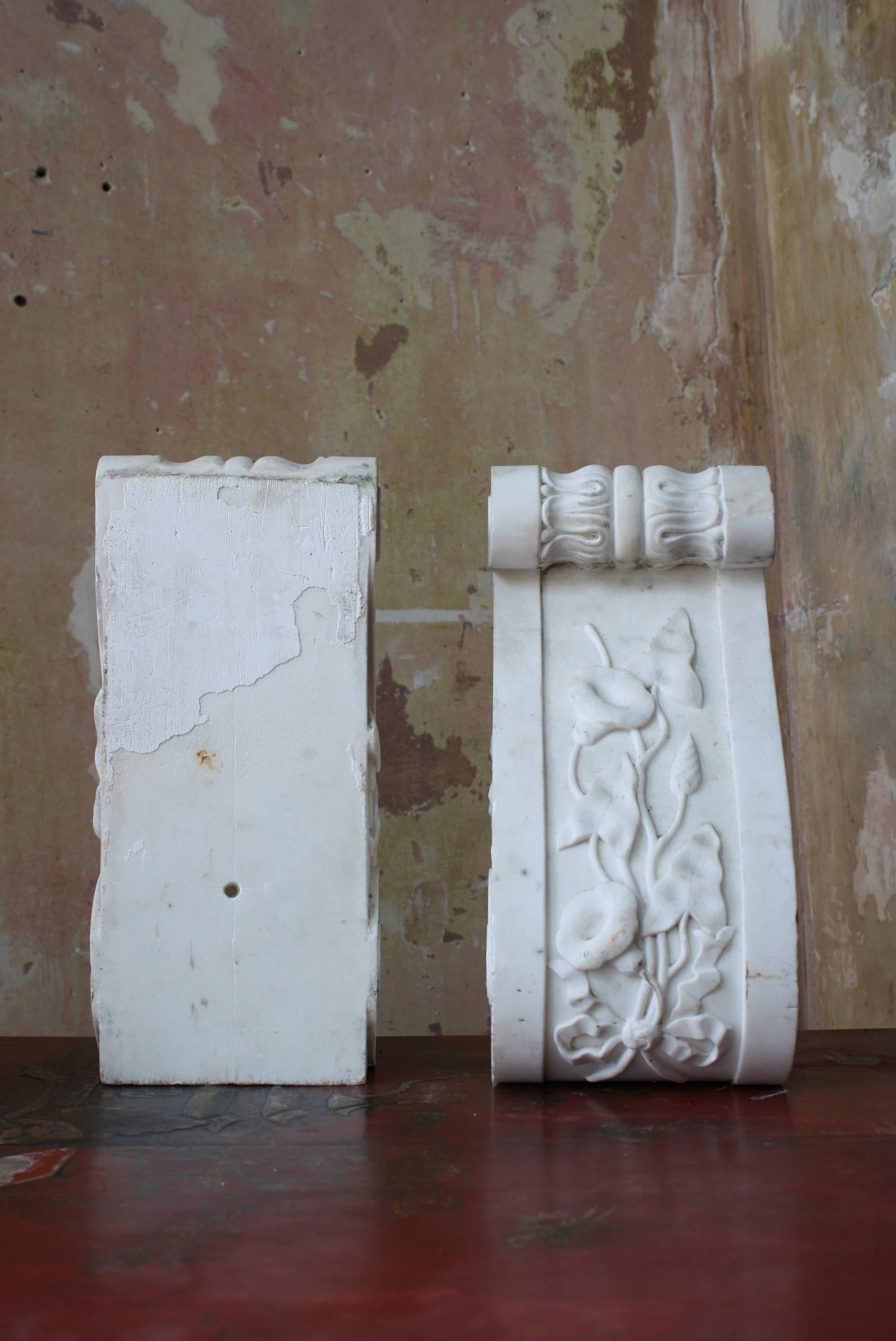 Hand-Carved Late 19th Century Pair of Marble Fire Surround Corbels Door Stops 