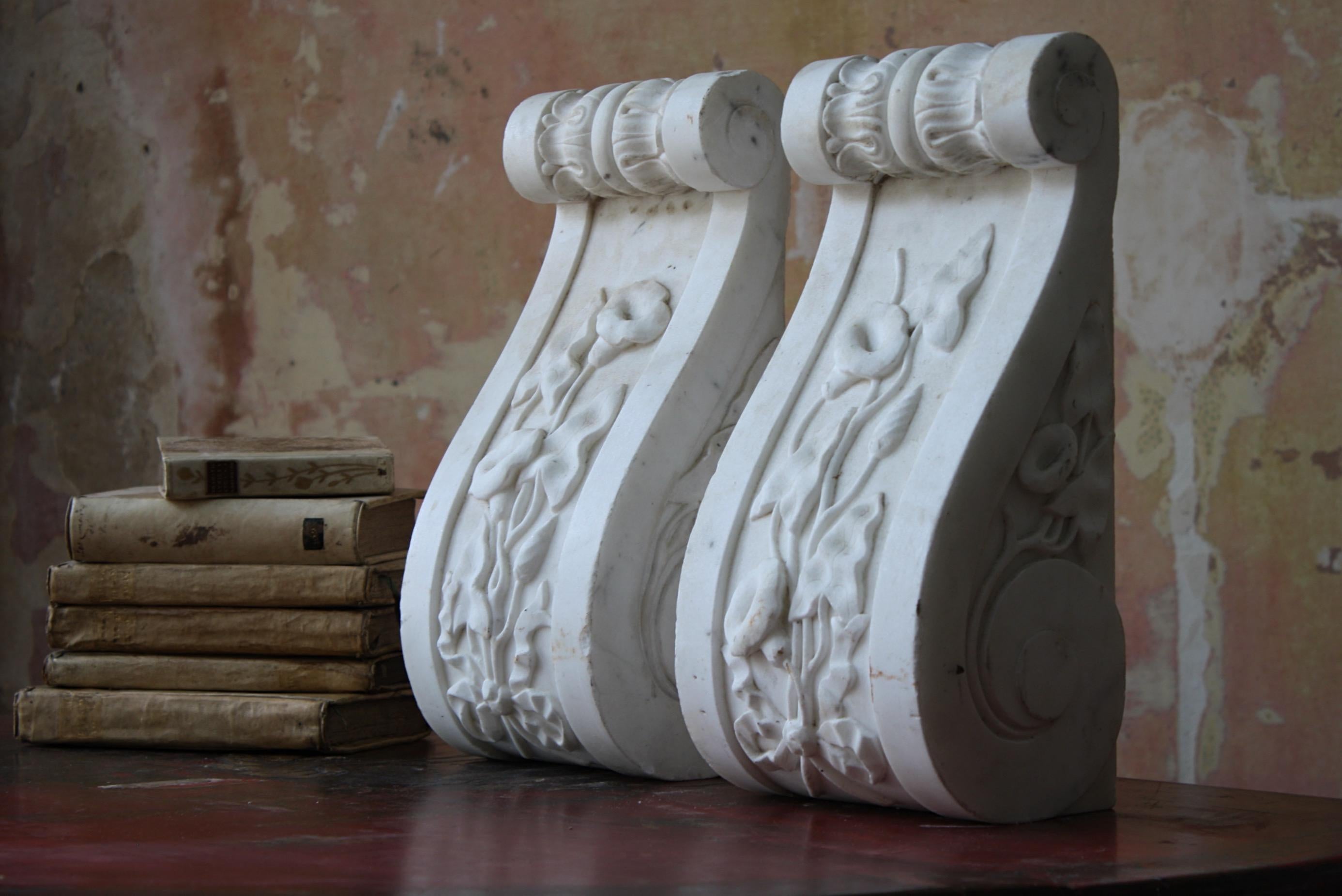 Late 19th Century Pair of Marble Fire Surround Corbels Door Stops  In Good Condition In Lowestoft, GB