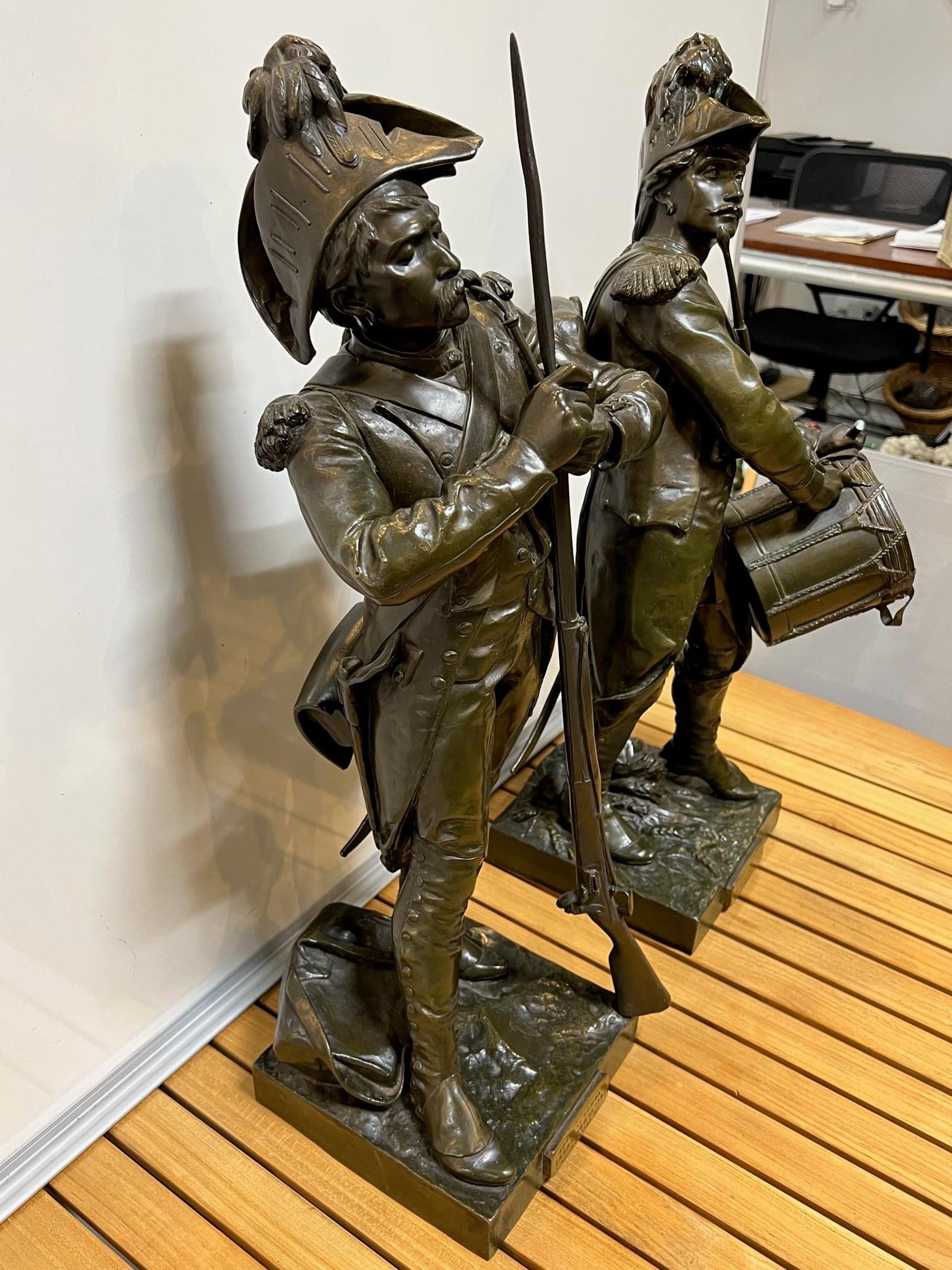 Coppia di soldati militari in bronzo della fine del XIX secolo di Etienne Henri Dumaige in vendita 4