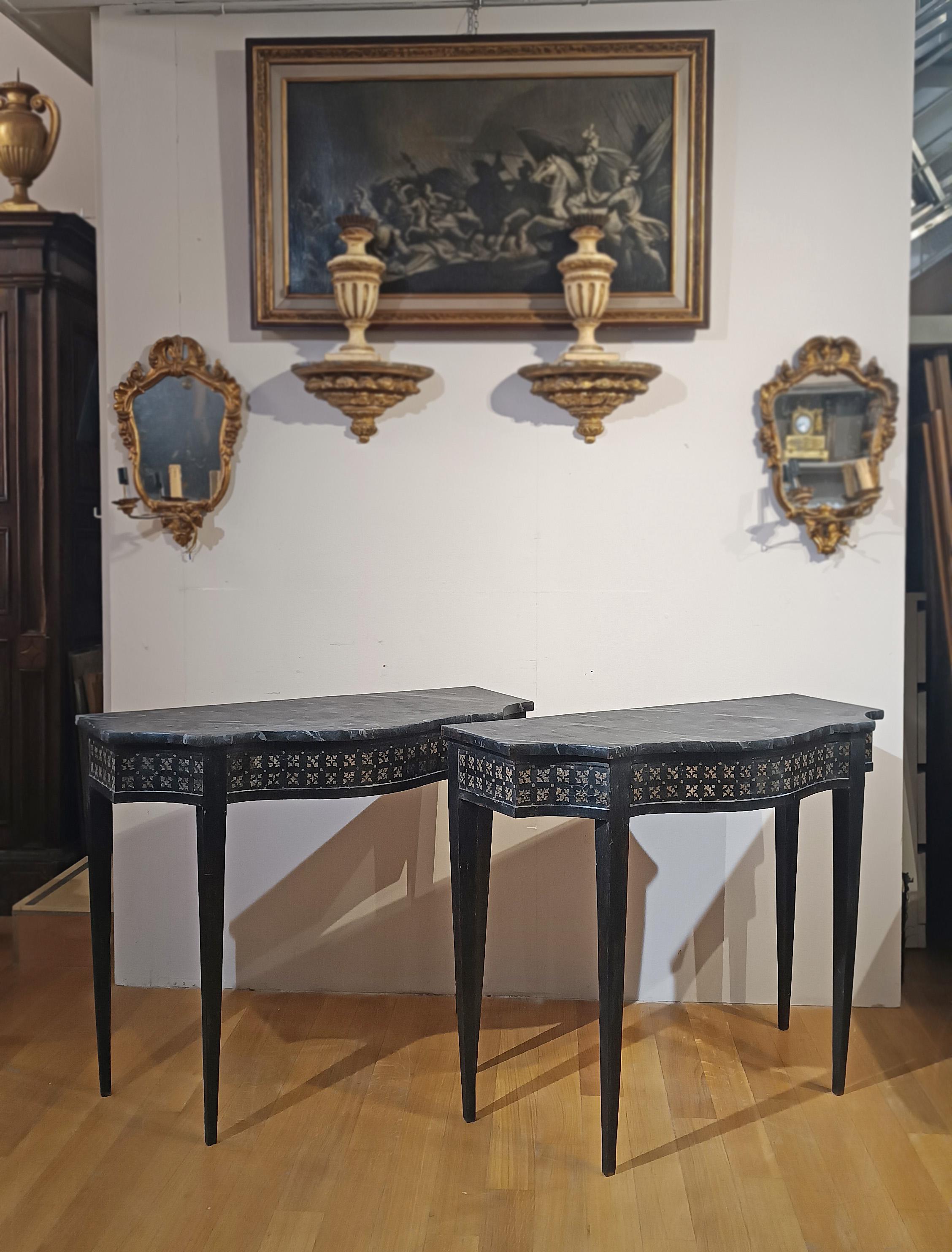 Neoclassical Revival LATE 19th CENTURY PAIR OF NEOCLASSICAL CONSOLLES TABLES For Sale
