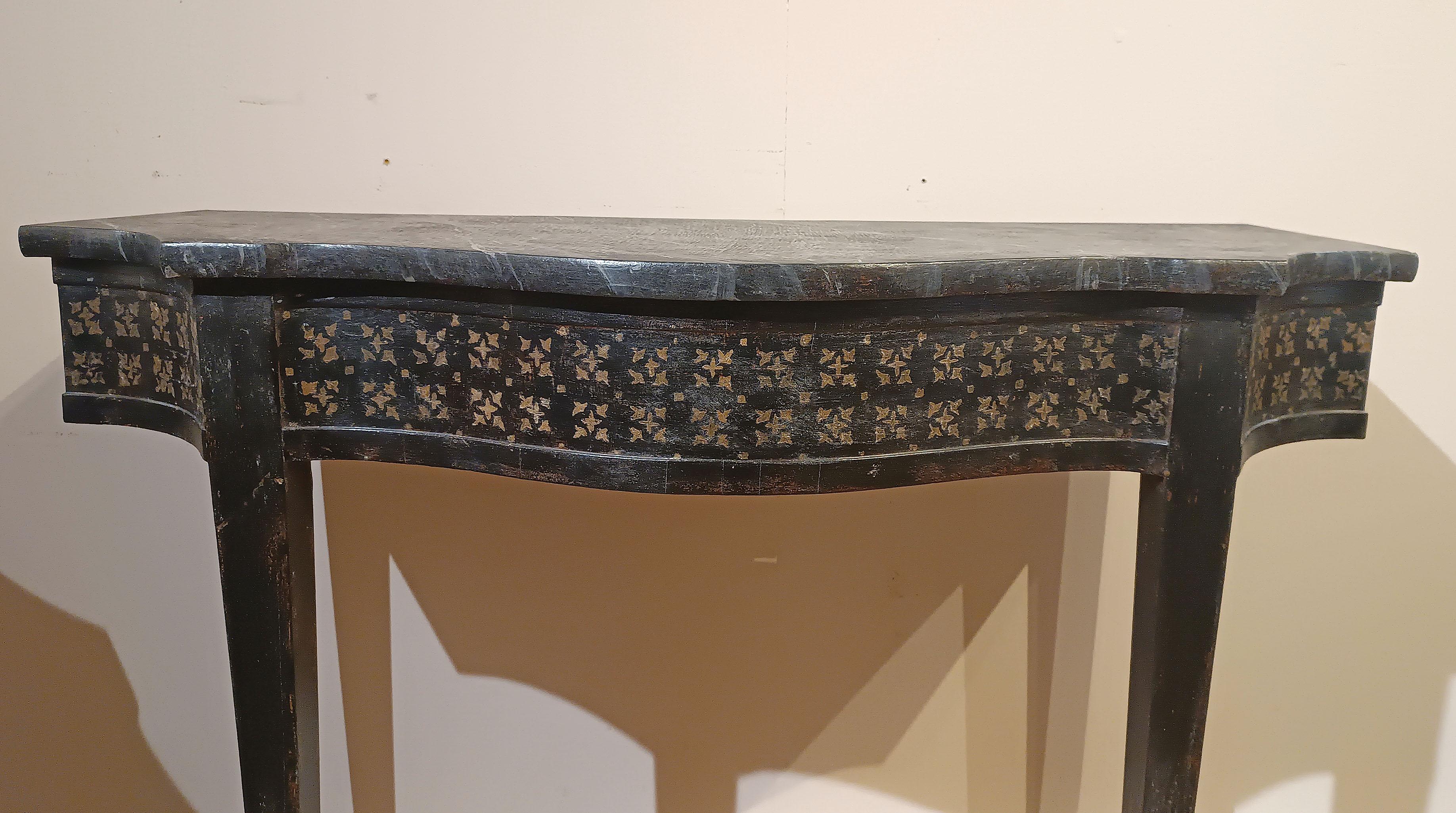 LATE 19th CENTURY PAIR OF NEOCLASSICAL CONSOLLES TABLES In Good Condition For Sale In Firenze, FI