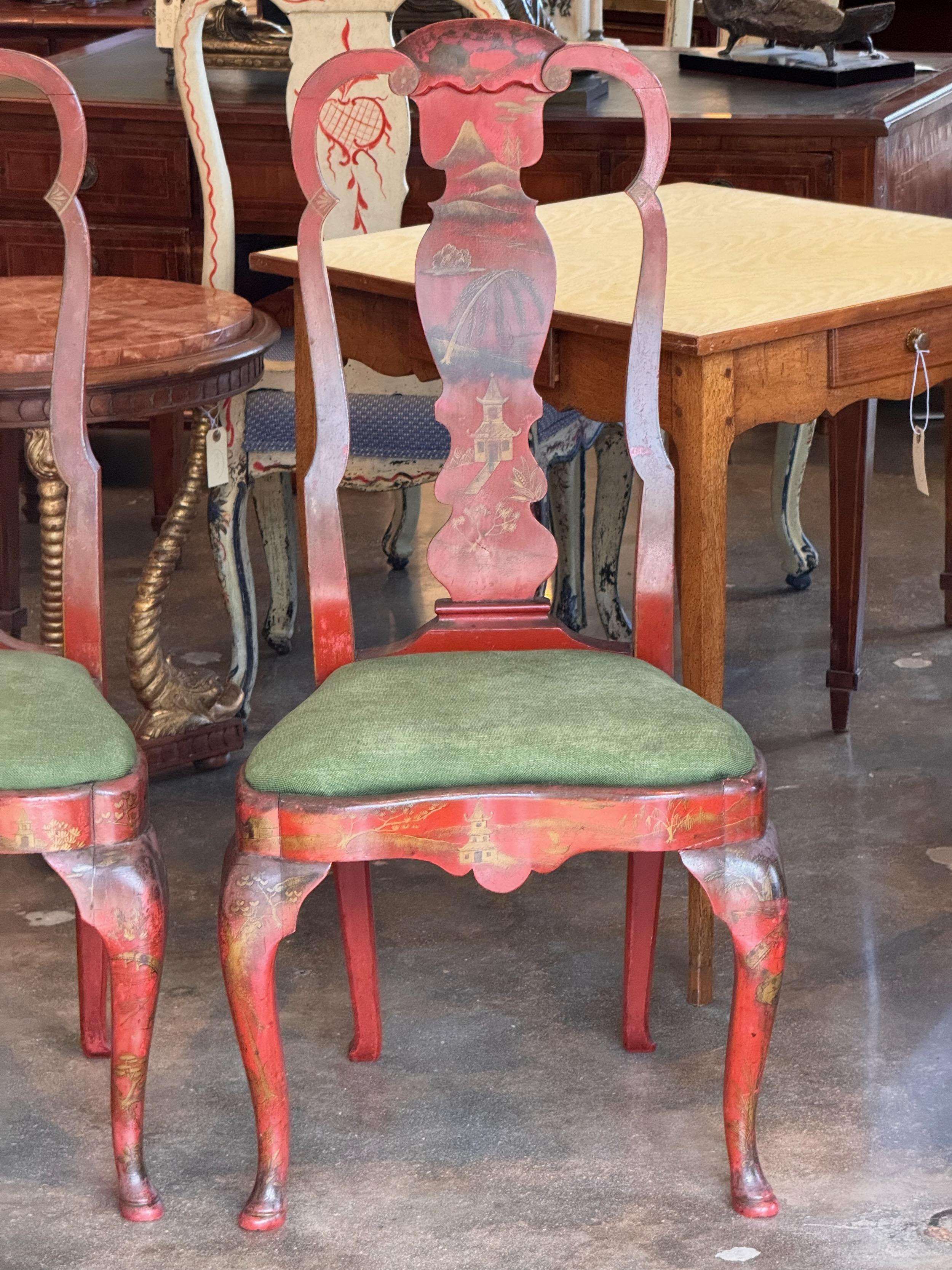 Britannique Paire de chaises chinoises rouges de la fin du 19e siècle en vente