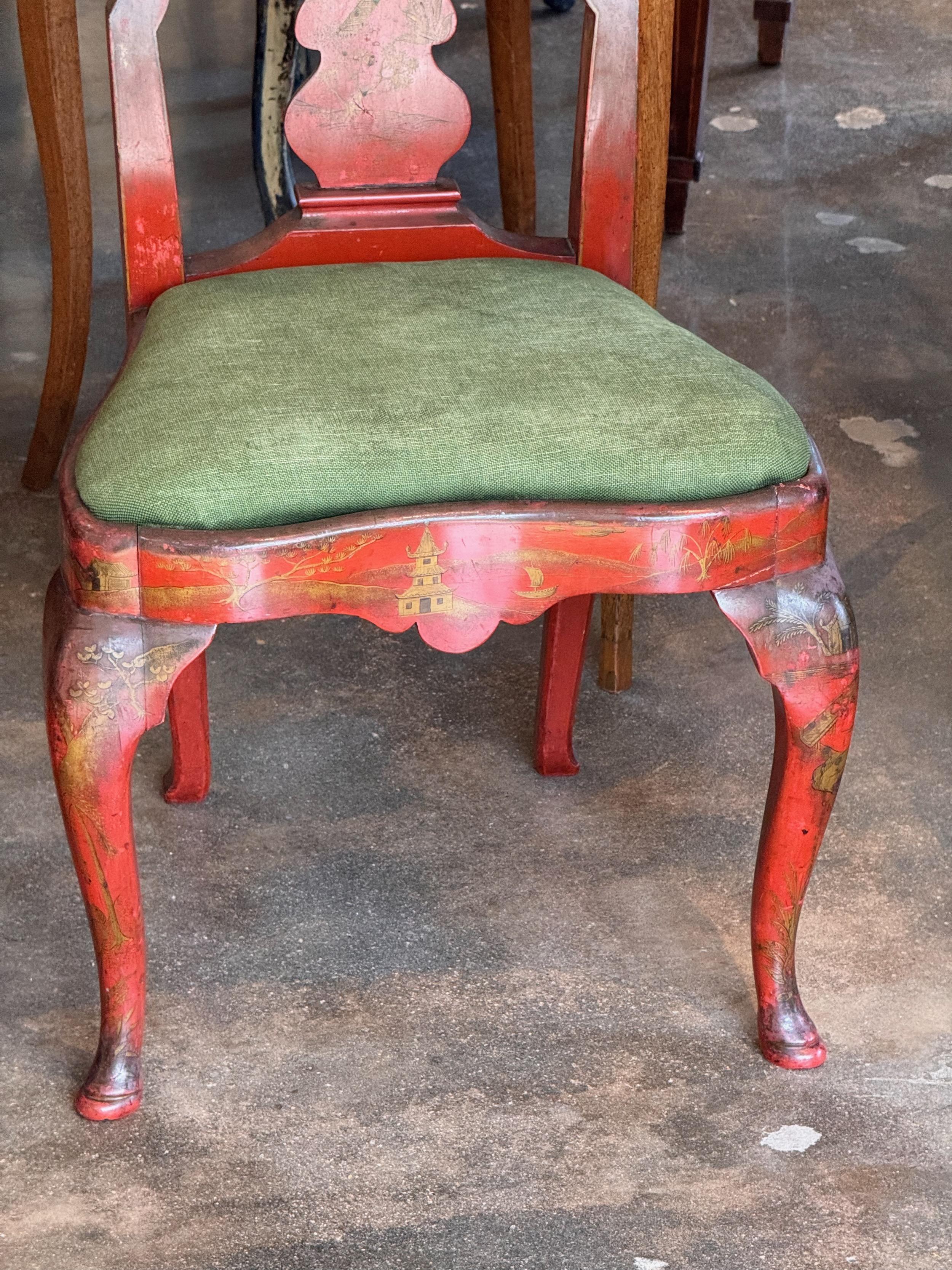 Paire de chaises chinoises rouges de la fin du 19e siècle Bon état - En vente à Charlottesville, VA