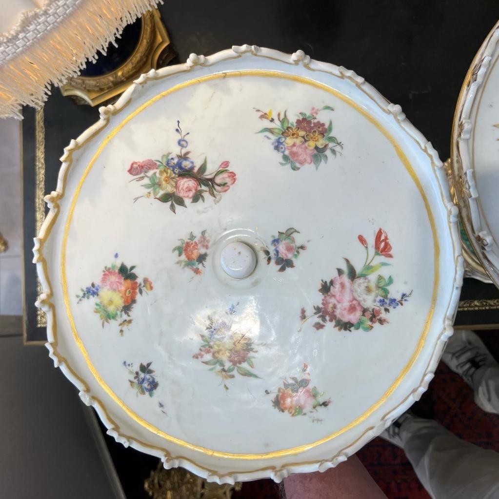 Late 19th Century Pair of Serving Platters in Paris Porcelain  For Sale 3
