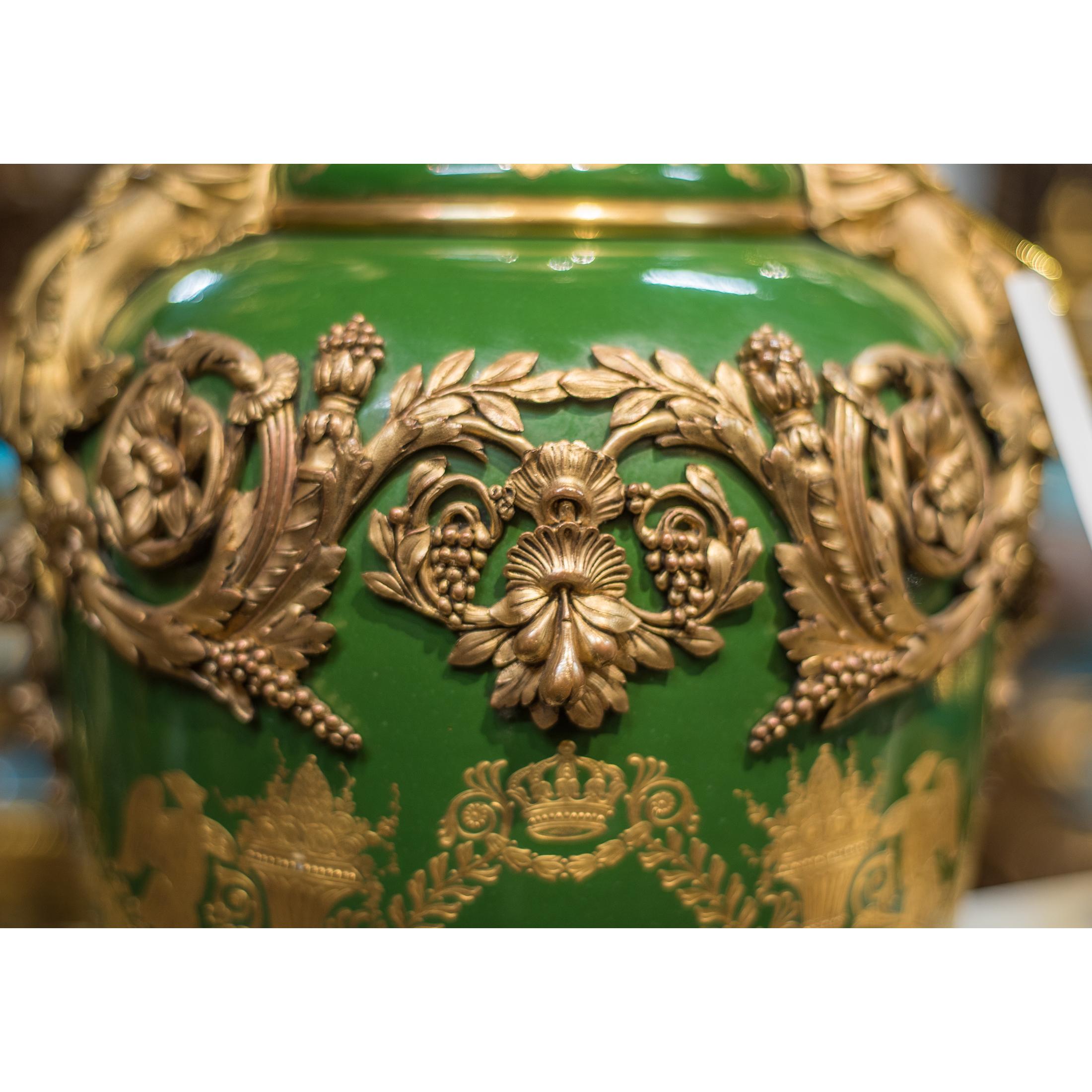 Late 19th Century Pair of Sèvres Style Porcelain Urns and Cover In Good Condition For Sale In New York, NY