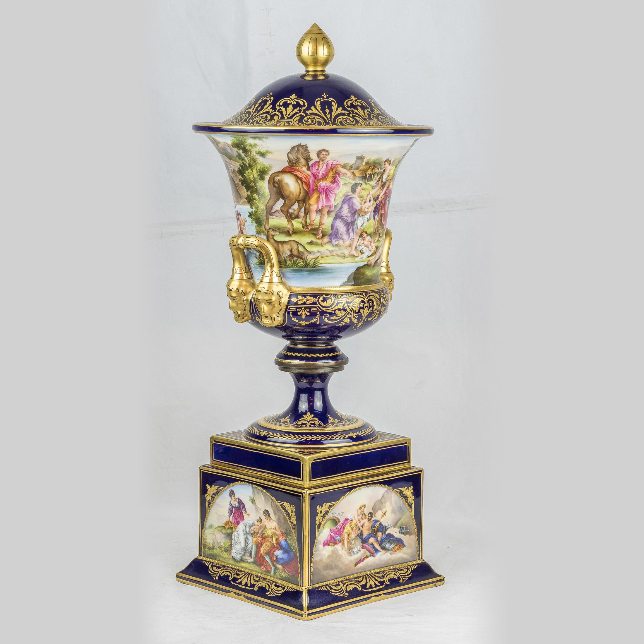 Austrian Late 19th Century Pair of Vienna Style Porcelain Gilt and Cobalt-Blue Ground Vas For Sale