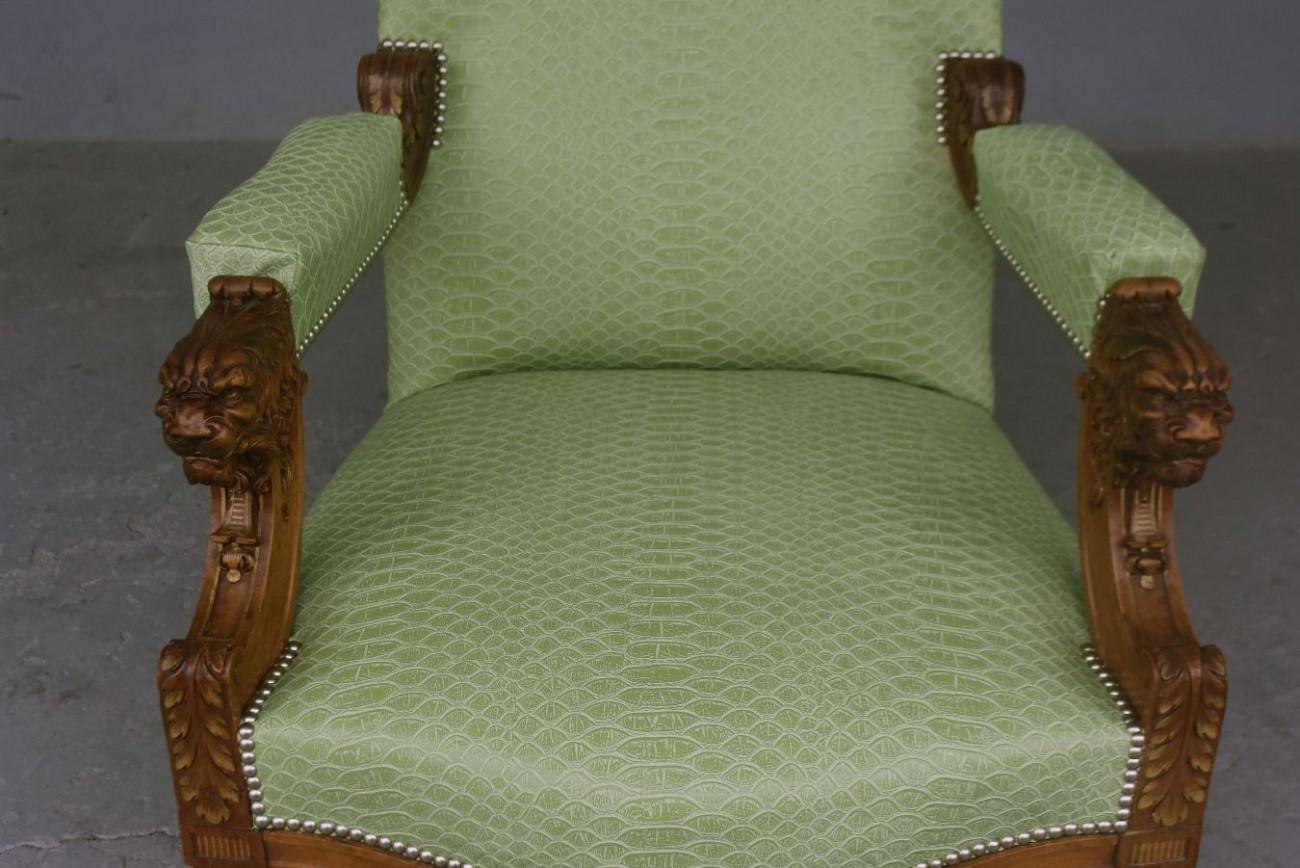 Late 19th Century Pair of Walnut Armchairs with Lion and Claw Feet For Sale 2