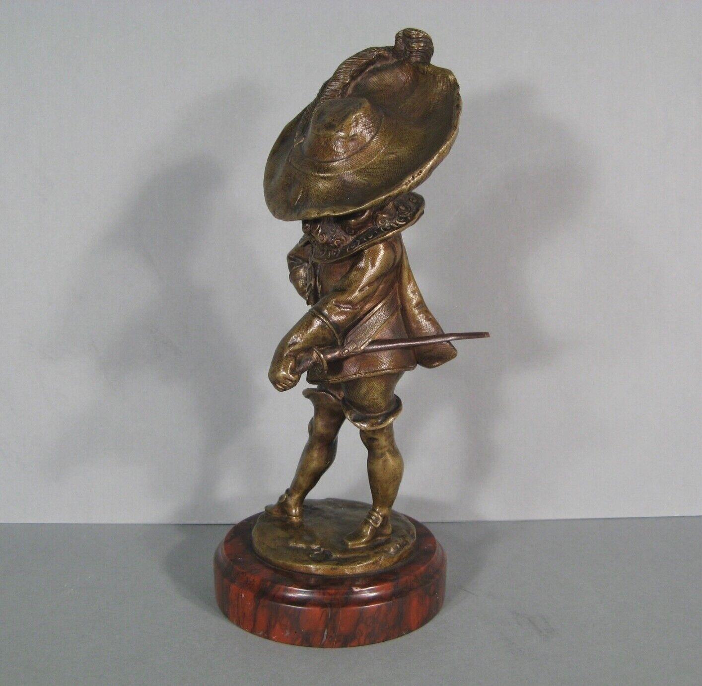 Late 19th Century Patinated Bronze Sculpture of a Young Musketeer - 1Y187 4