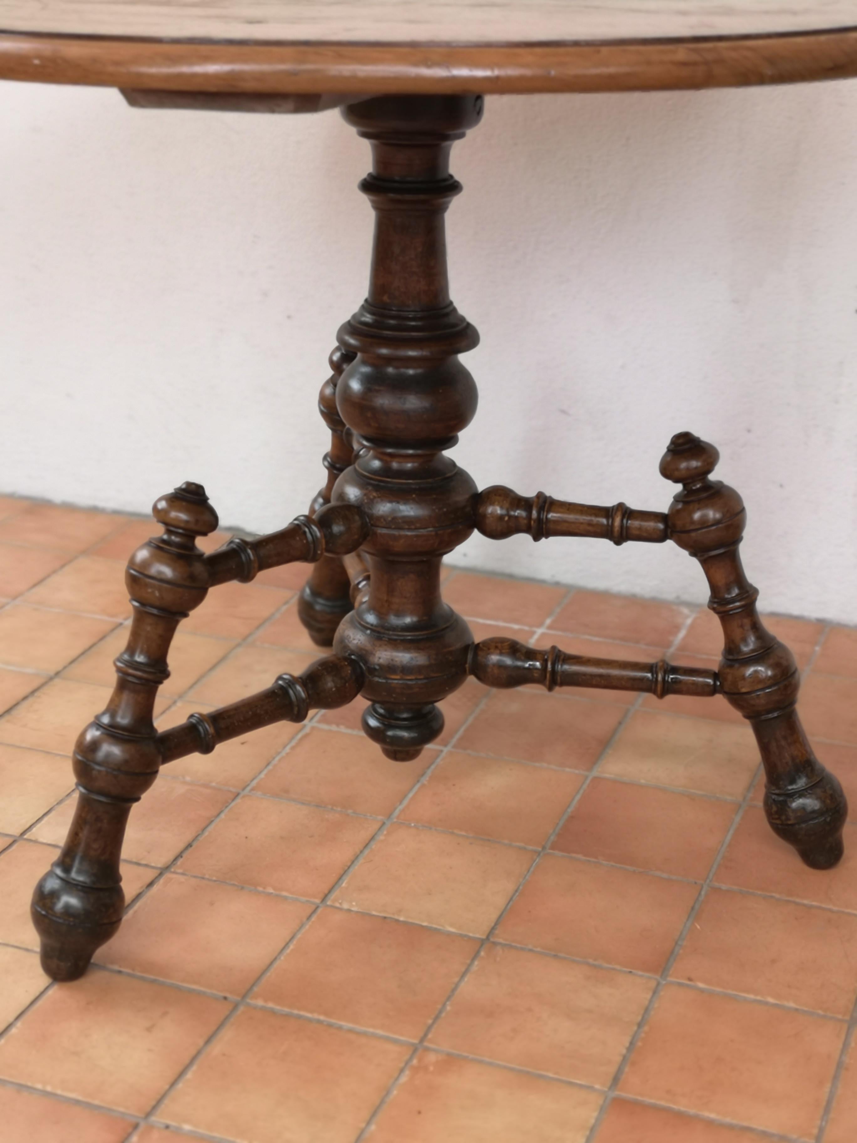 French Late 19th Century Pedestal Table For Sale