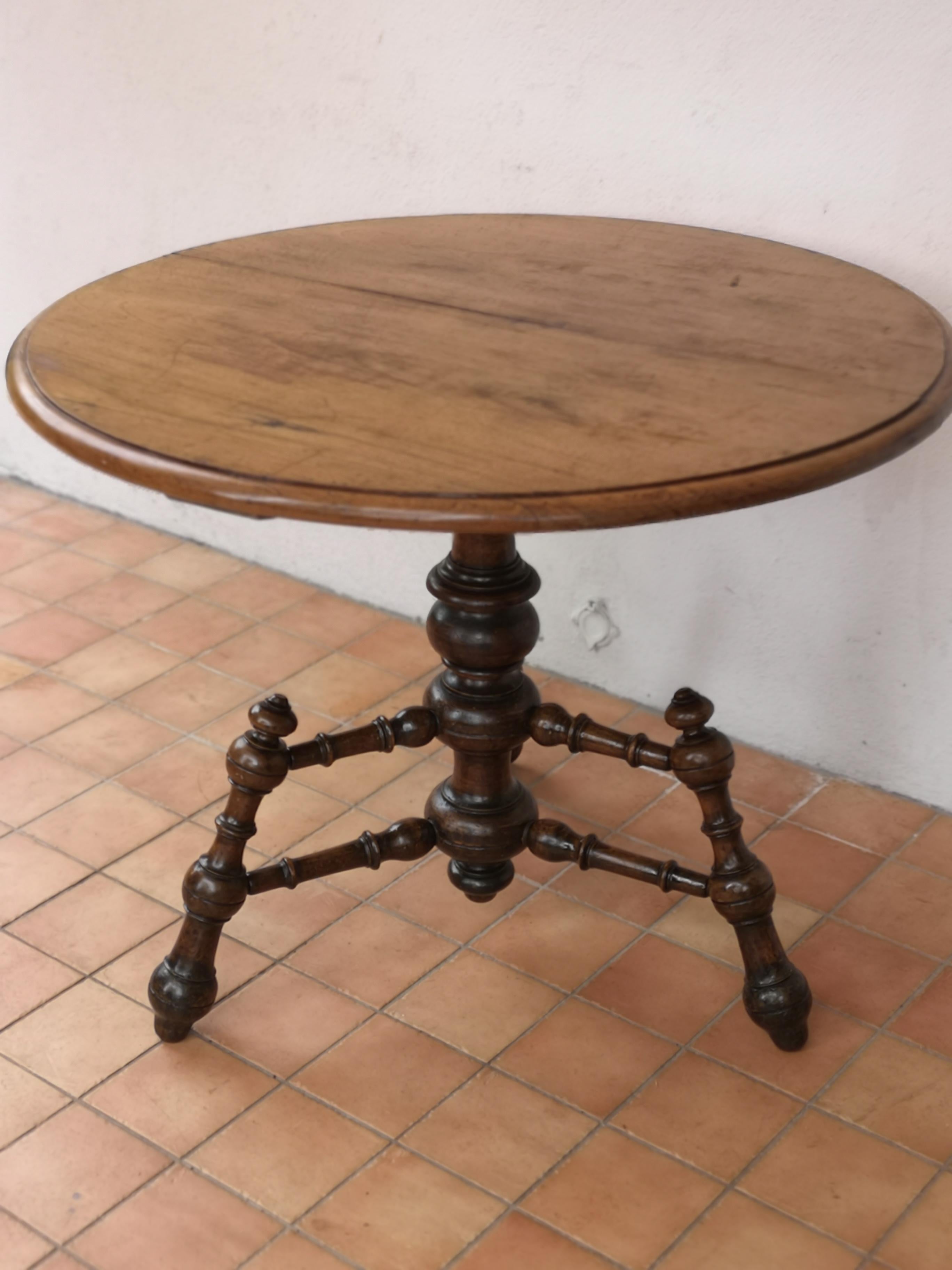 Late 19th Century Pedestal Table In Fair Condition For Sale In TARBES, FR